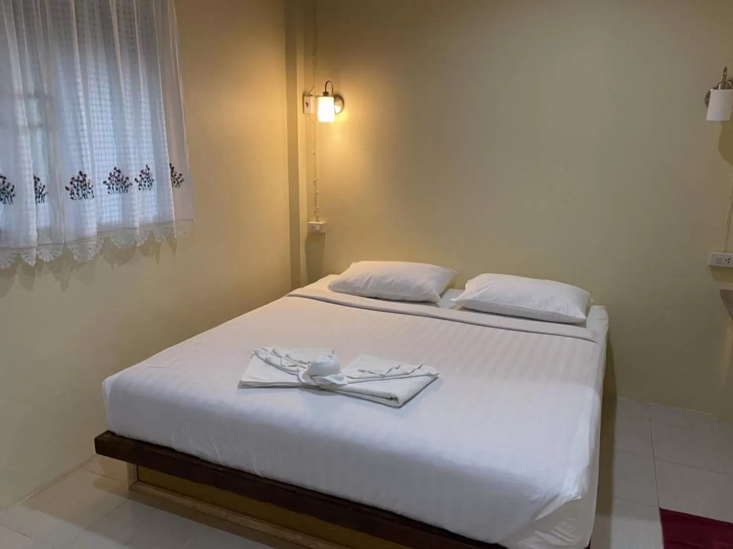 Bedroom, Bed in Khao Sok Jungle Huts Resort