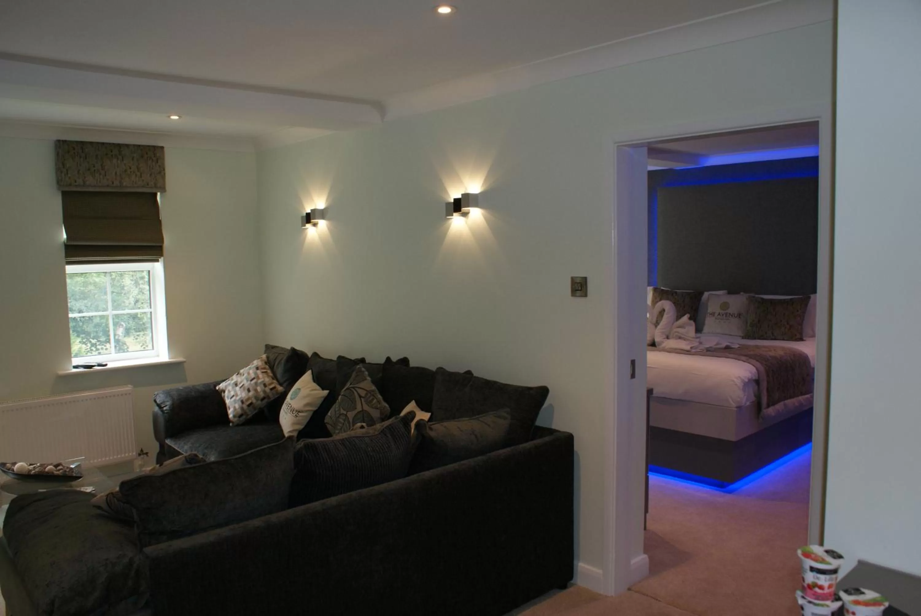 Living room, Bed in The Avenue Hotel Ltd