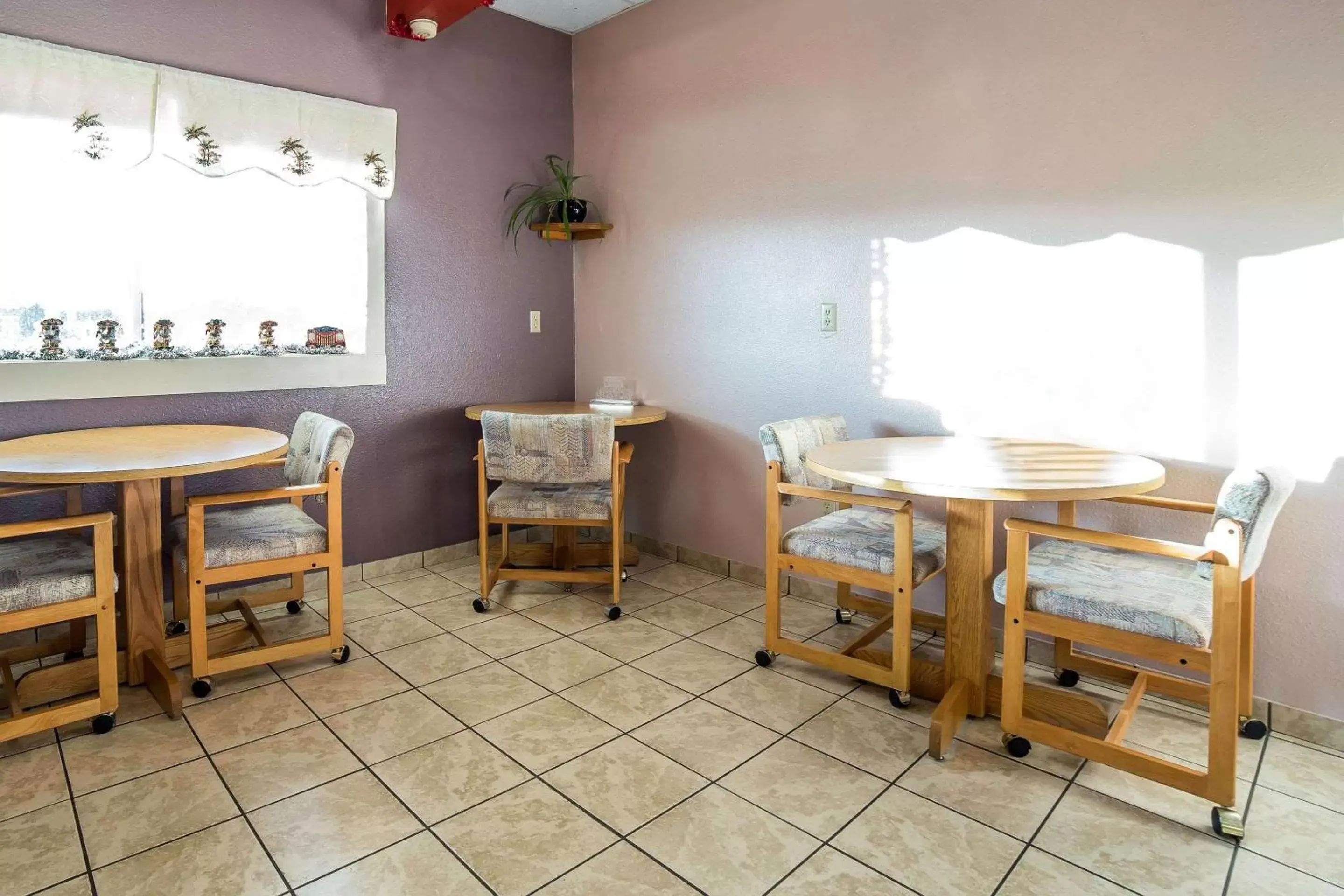 Restaurant/places to eat, Dining Area in Rodeway Inn Boardman - Hermiston