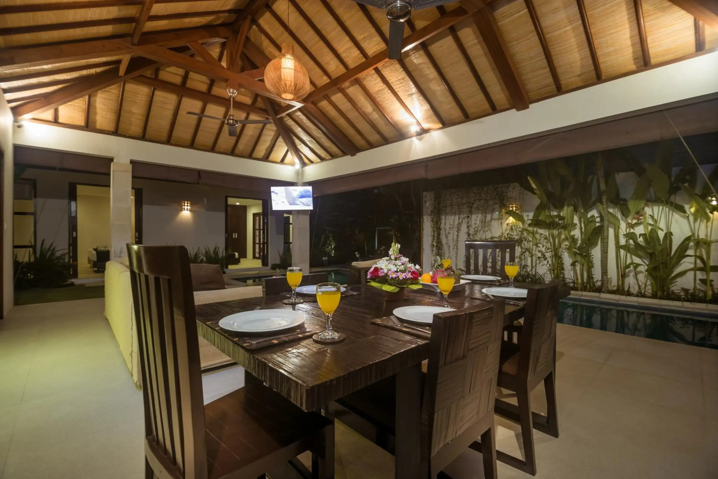 Dining area, Restaurant/Places to Eat in Arama Riverside Villas