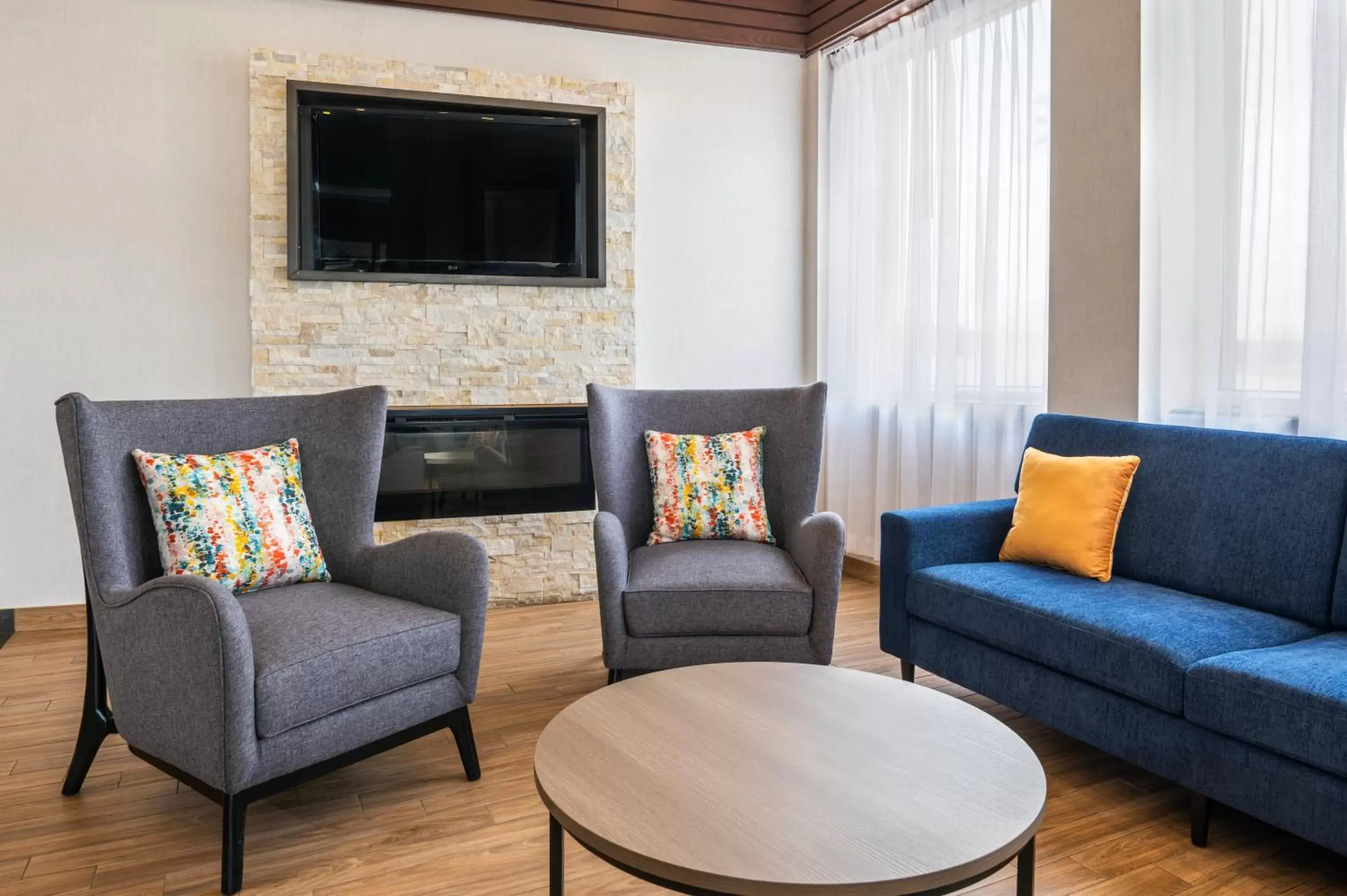 Seating Area in Comfort Inn & Suites Barrie