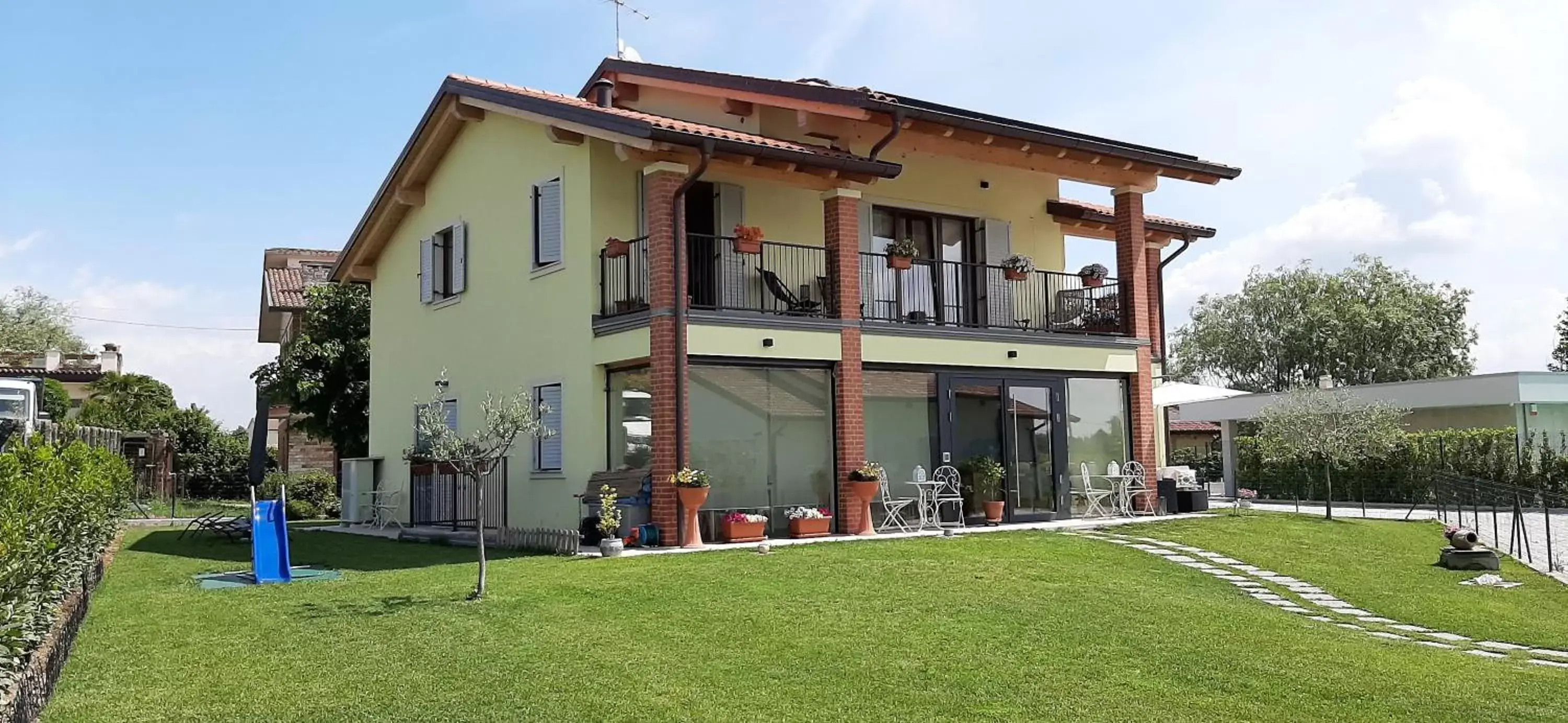 Property Building in Stella del Garda