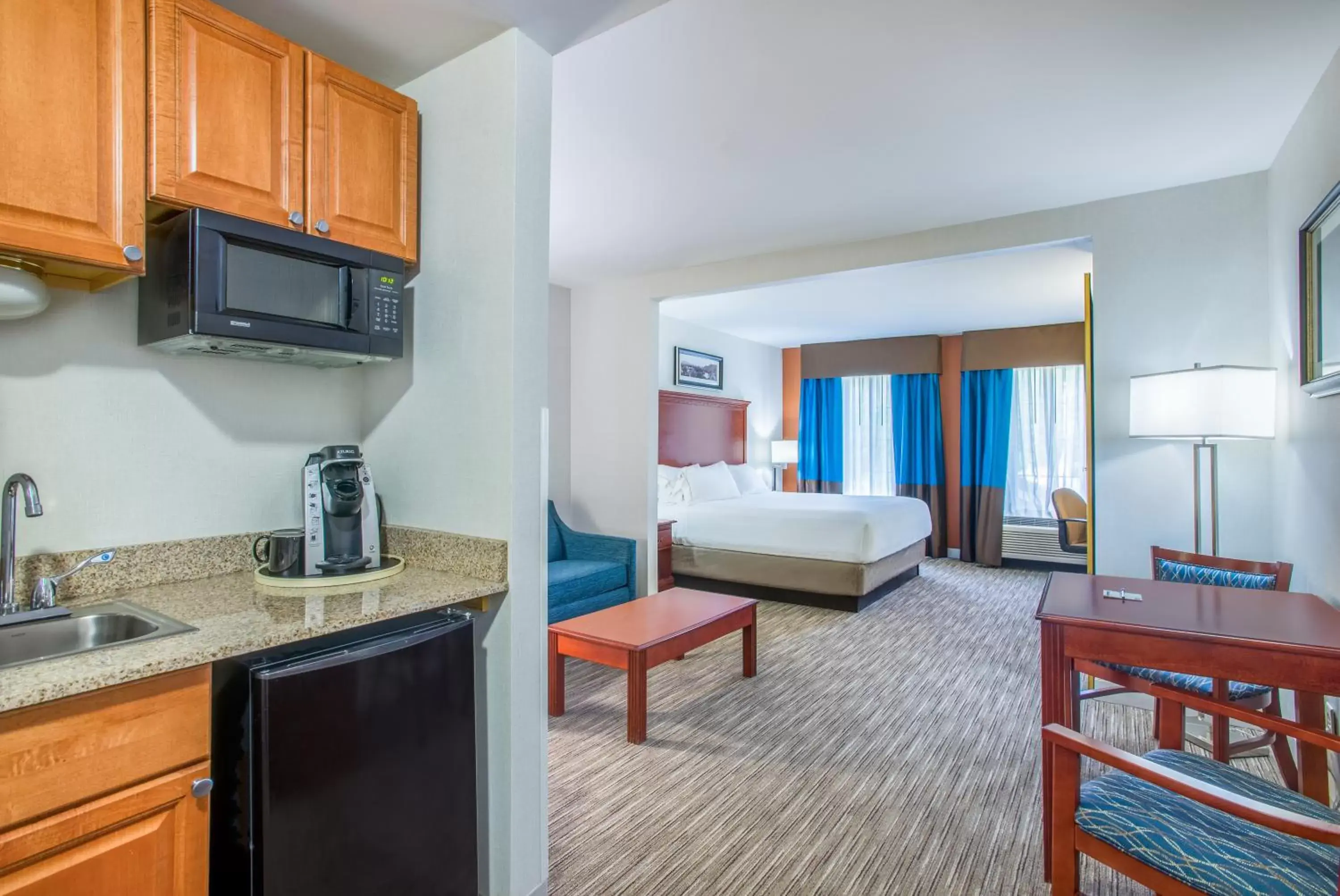 Holiday Inn Express Hotel & Suites Brattleboro, an IHG Hotel