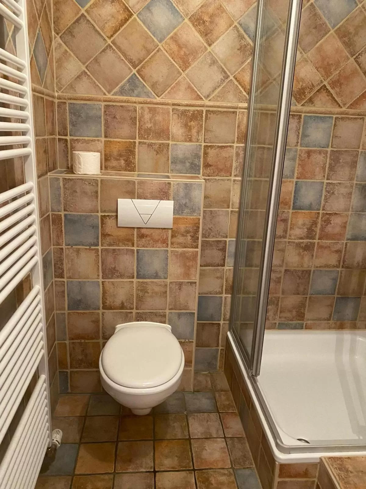 Bathroom in Vintage Hotel Köln Pulheim - Kostenlose Parkplätze