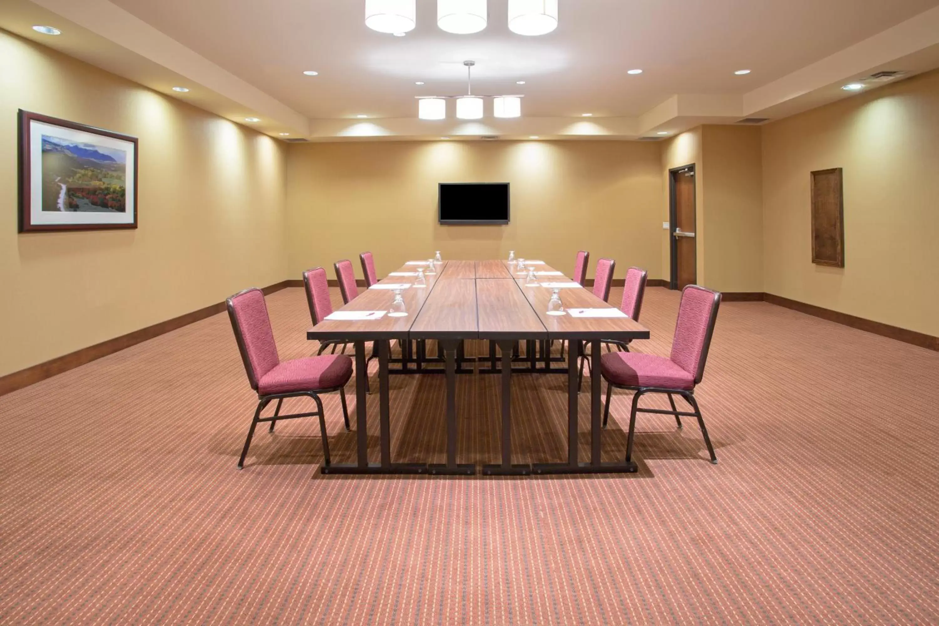Meeting/conference room in Crowne Plaza Denver International Airport, an IHG Hotel