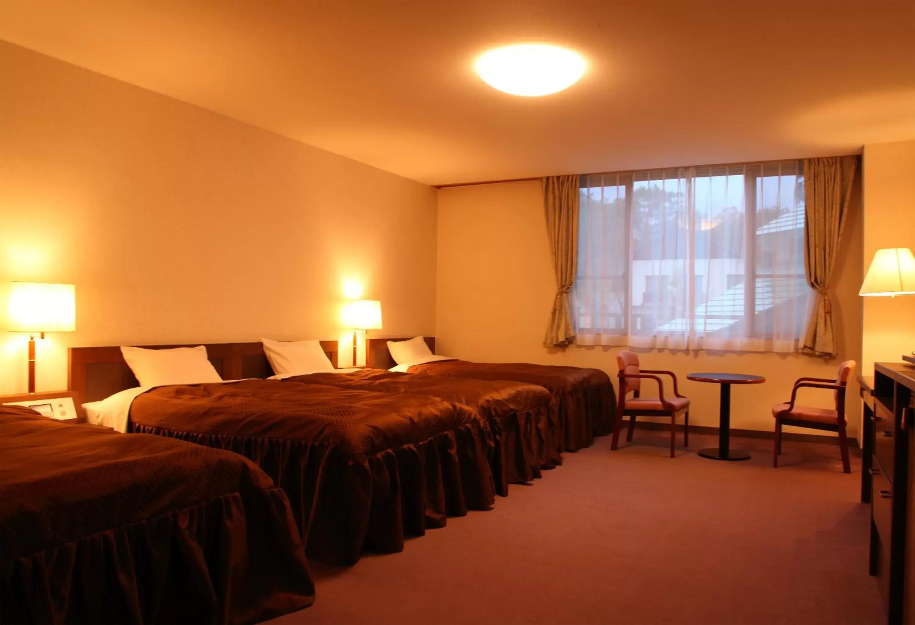 Photo of the whole room, Bed in Hotel Oak Forest