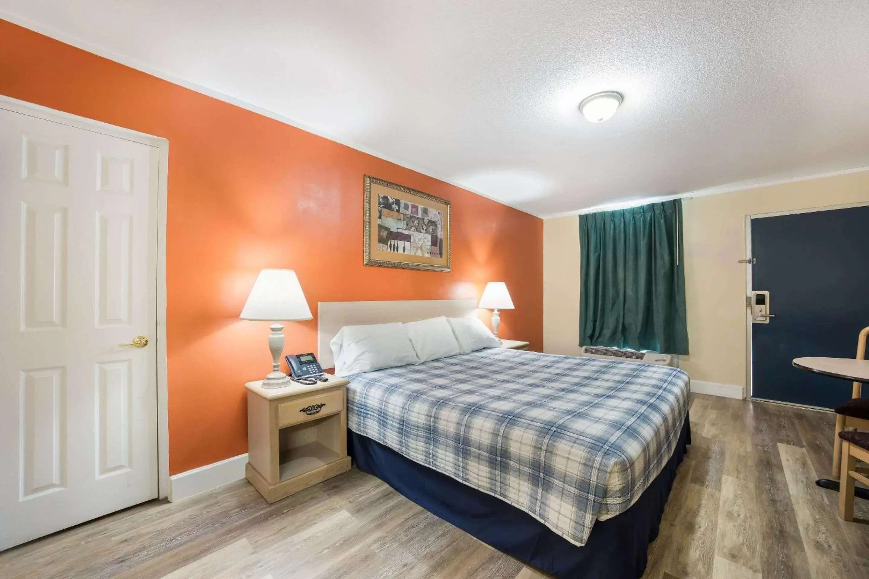 Photo of the whole room, Bed in Rodeway Inn Photo of the whole room, Bed in Rodeway Inn