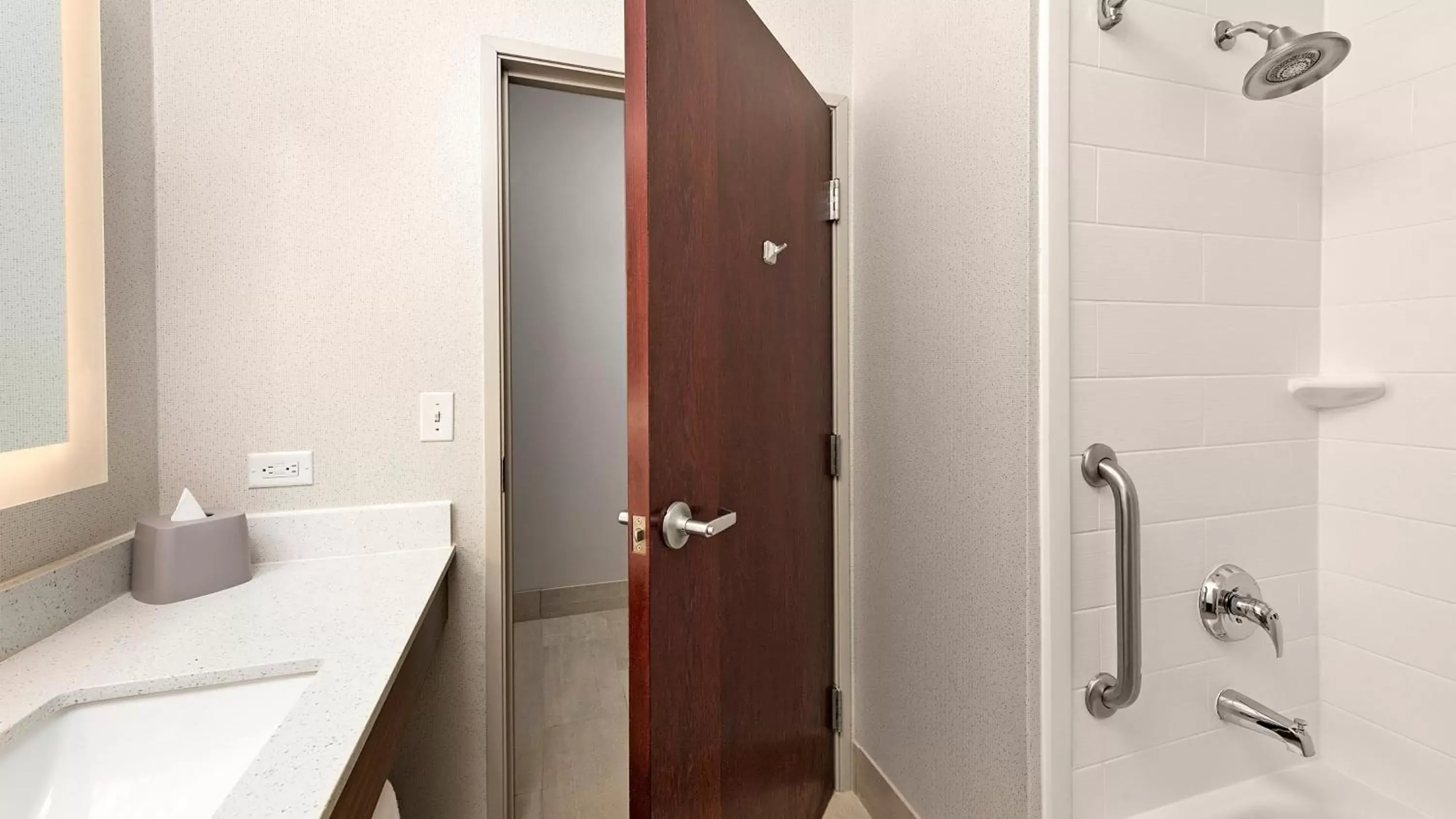 Bathroom in Holiday Inn Express Hotel and Suites Conroe by IHG Bathroom in Holiday Inn Express Hotel and Suites Conroe by IHG
