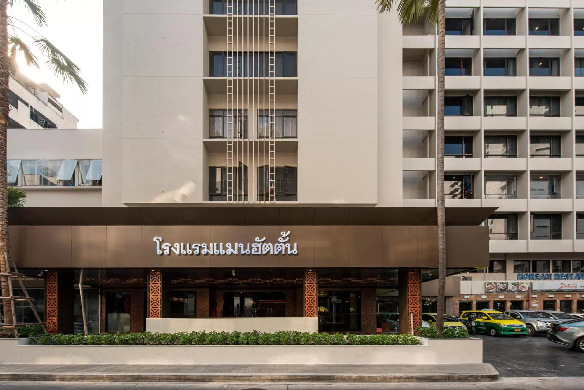Property building in Manhattan Hotel Bangkok