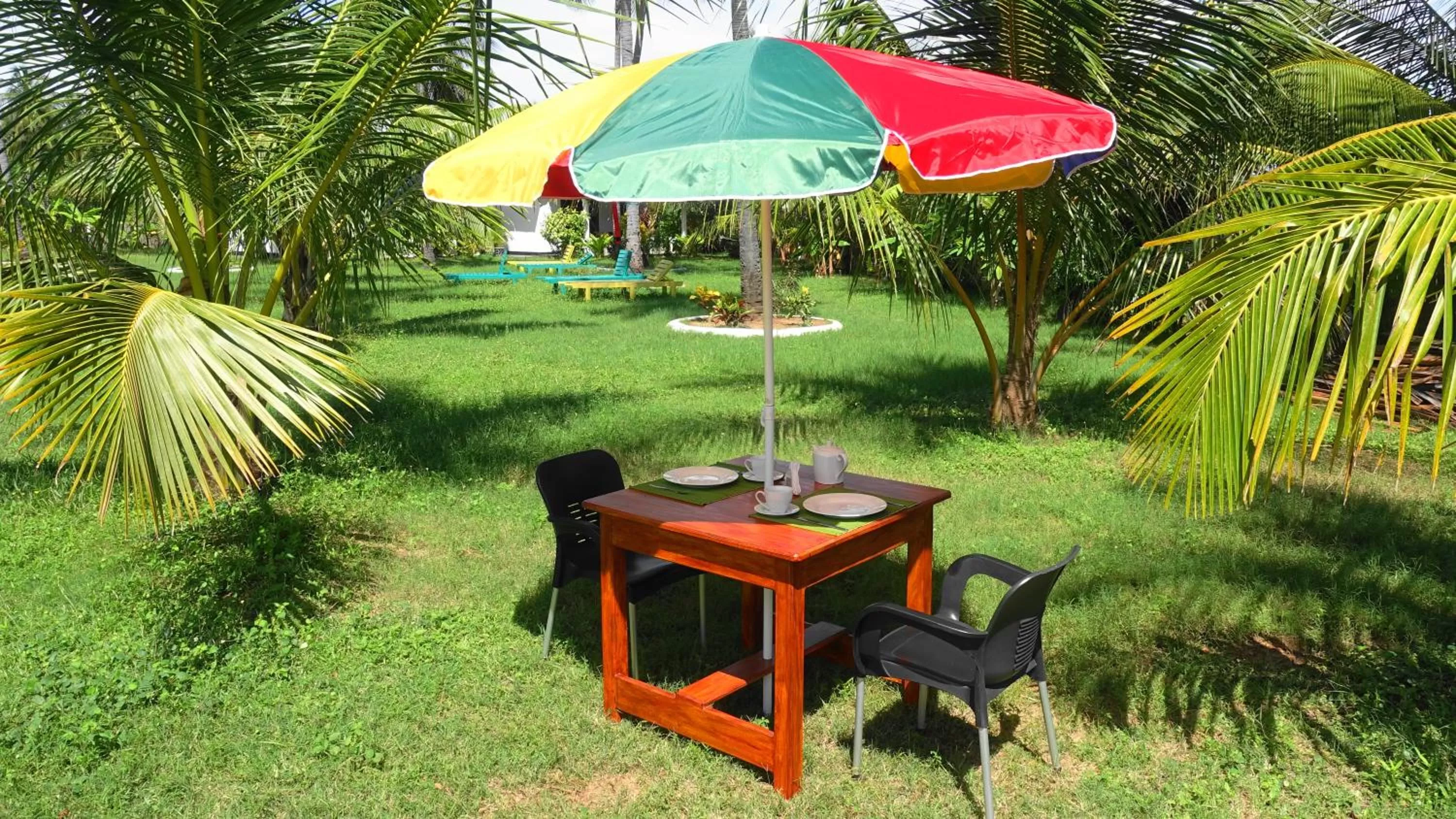 Restaurant/places to eat, Garden in Regina Beach Bungalow