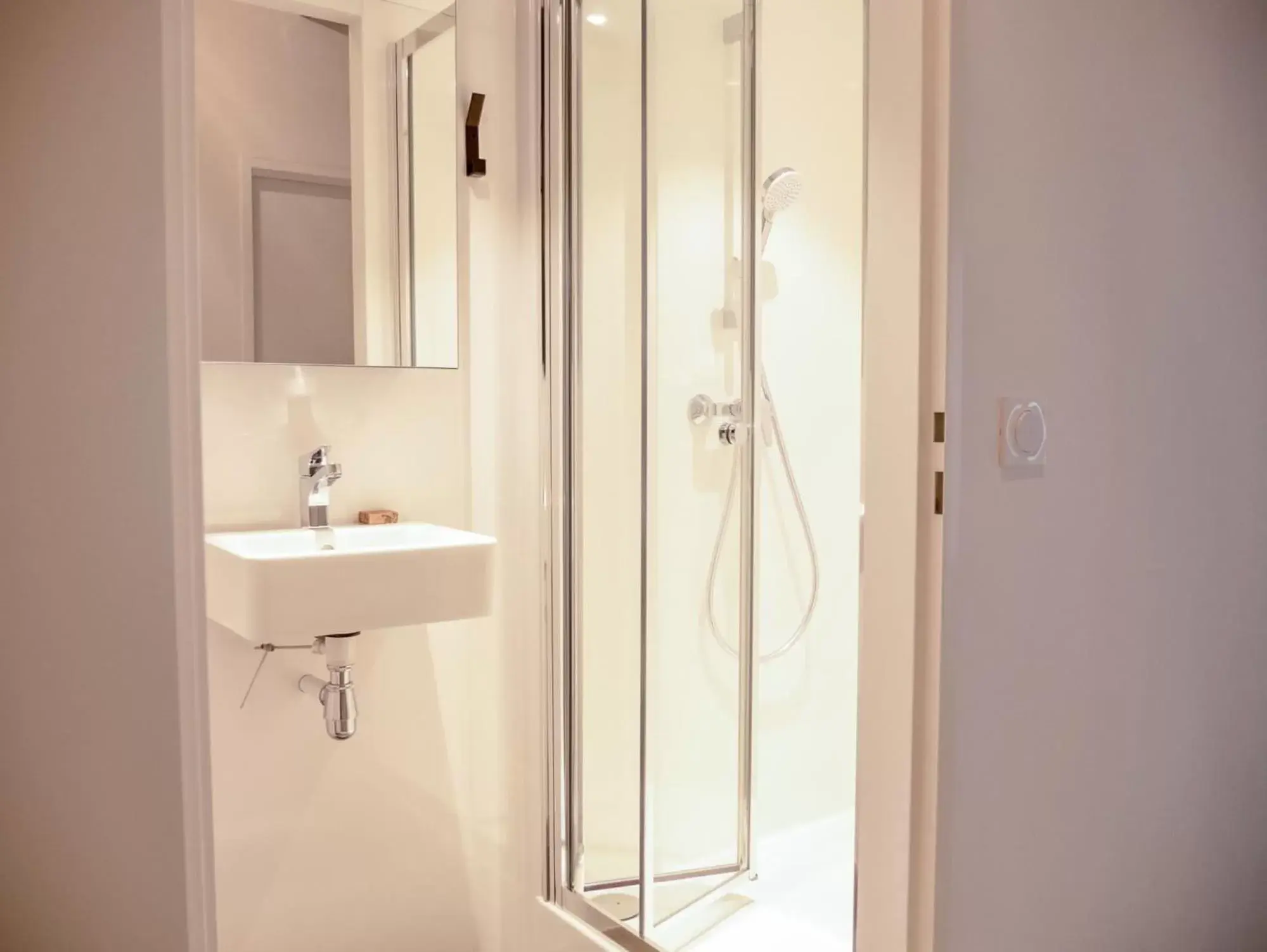 Shower, Bathroom in Residence Ecla Noisy-le-Grand
