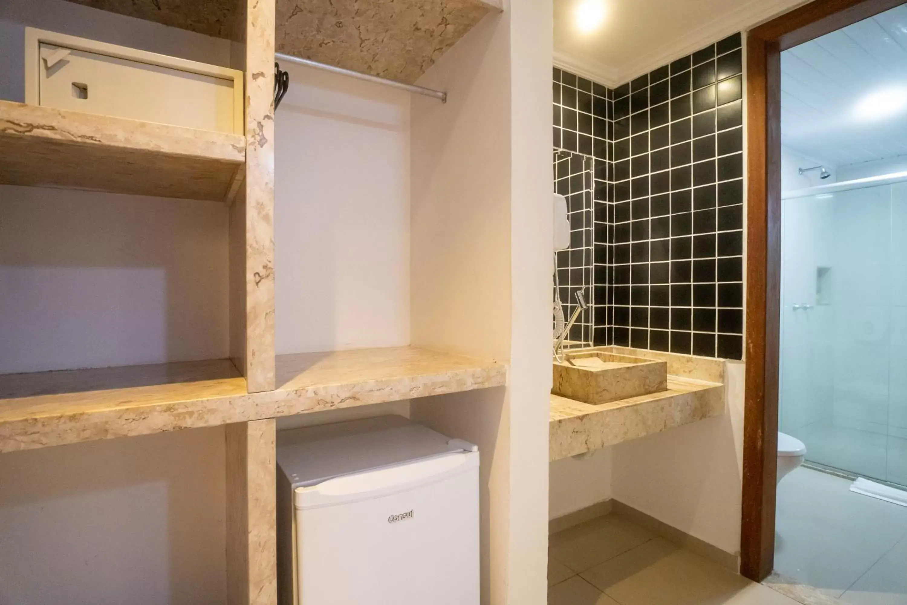 Bedroom, Bathroom in Portal Beach - Rede Soberano