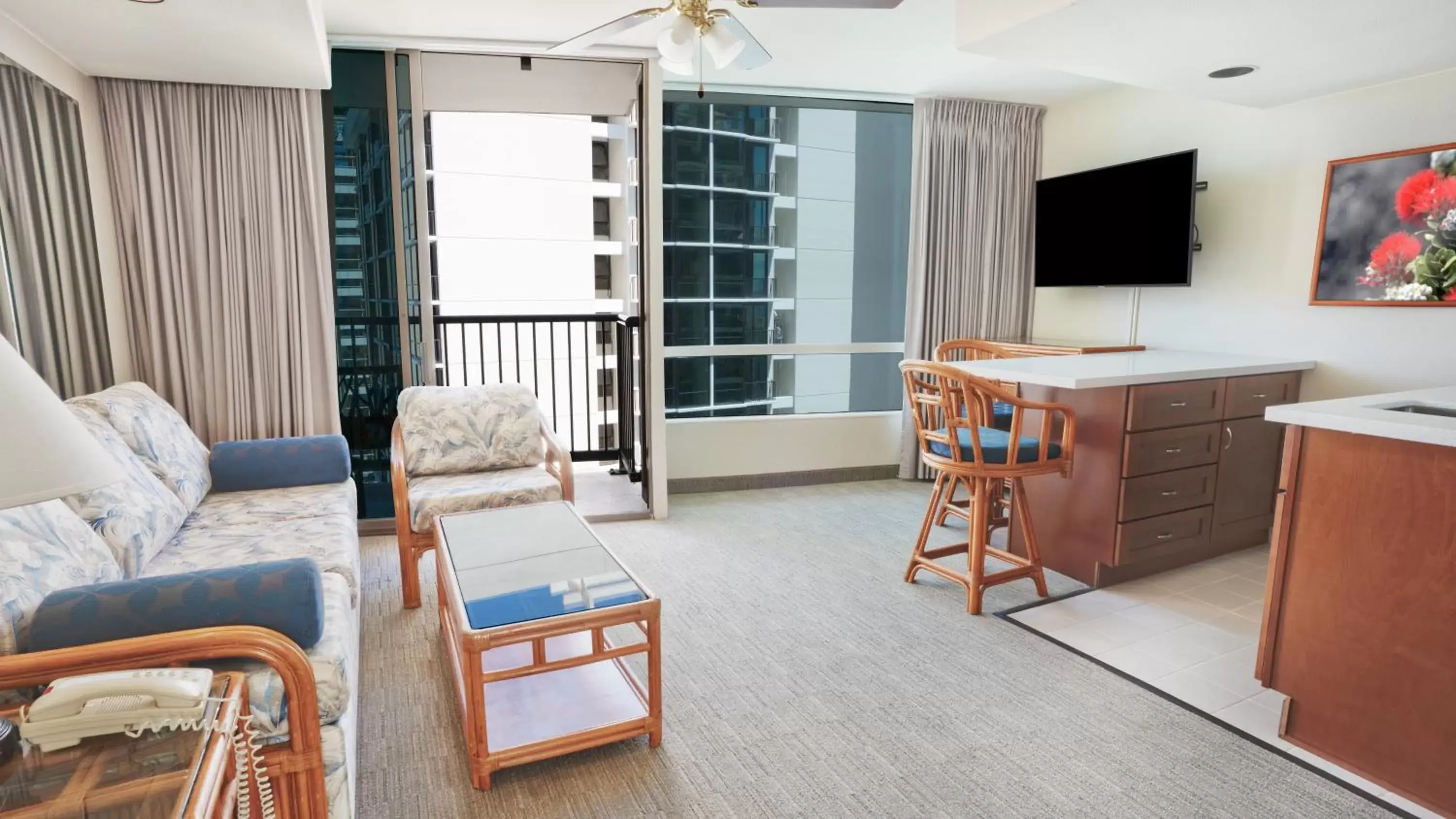 Living room, Seating Area in Imperial Hawaii Resort