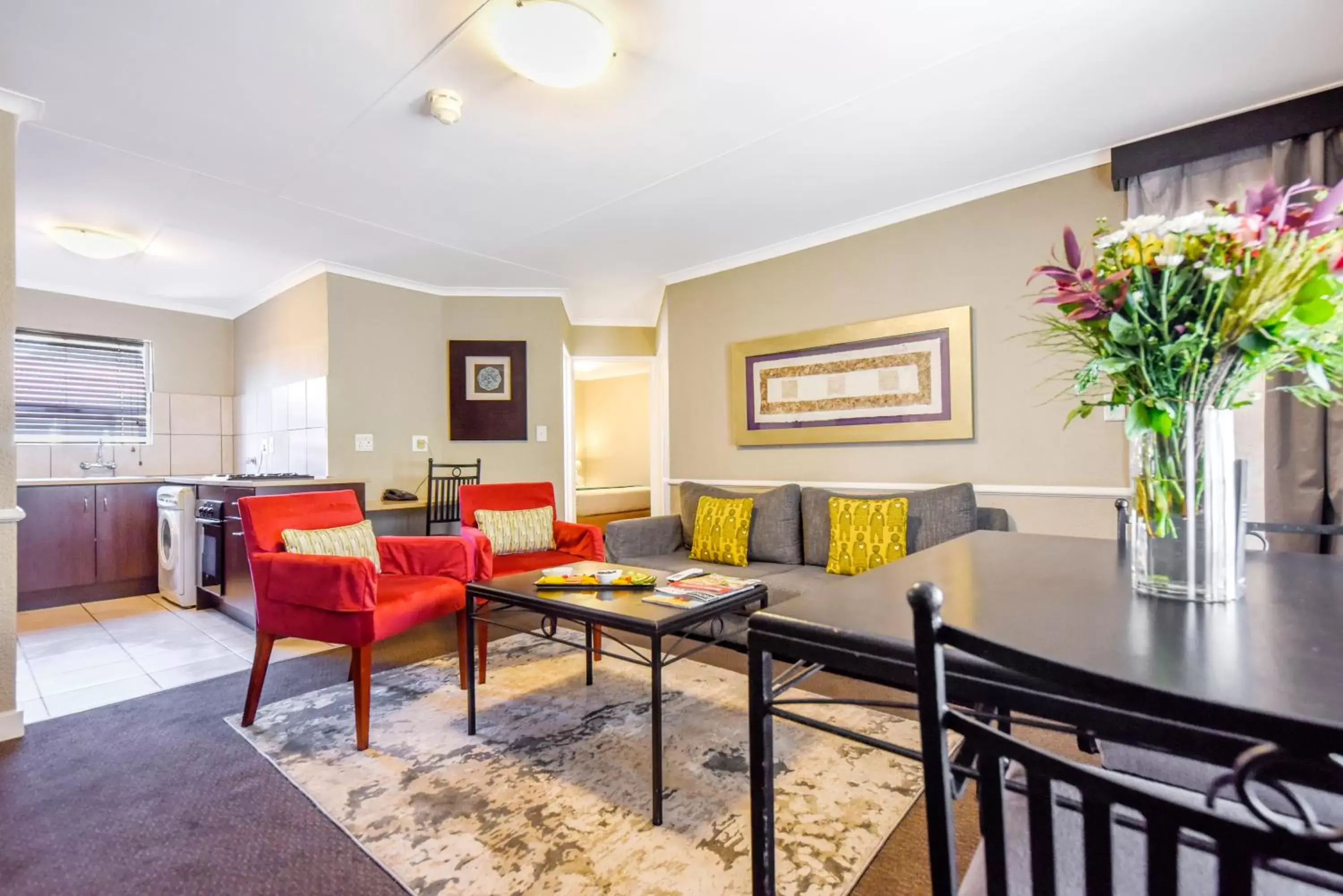 Living room, Seating Area in Mercure Hotel Bedfordview