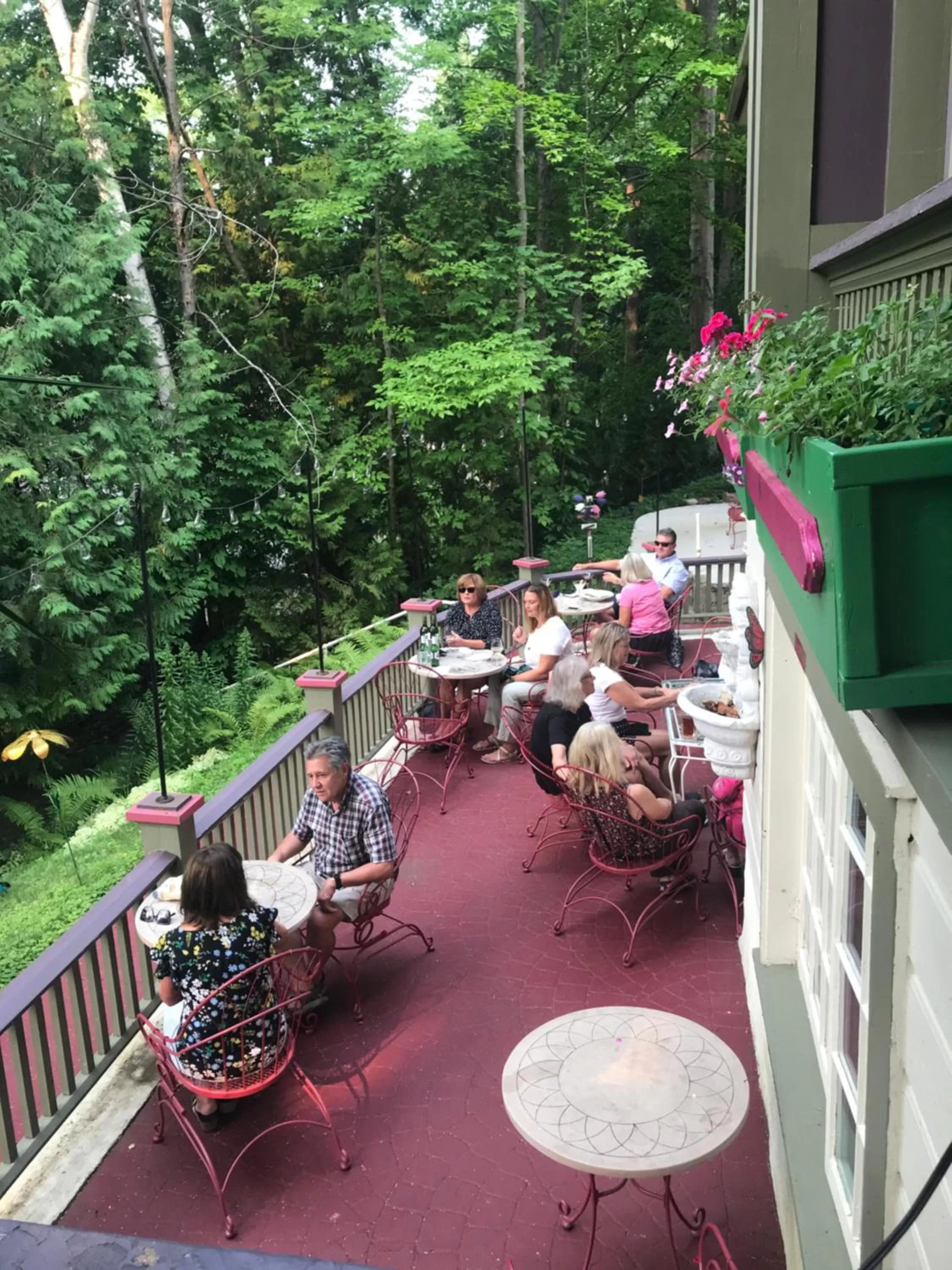 Patio in Terrace Inn and 1911 Restaurant
