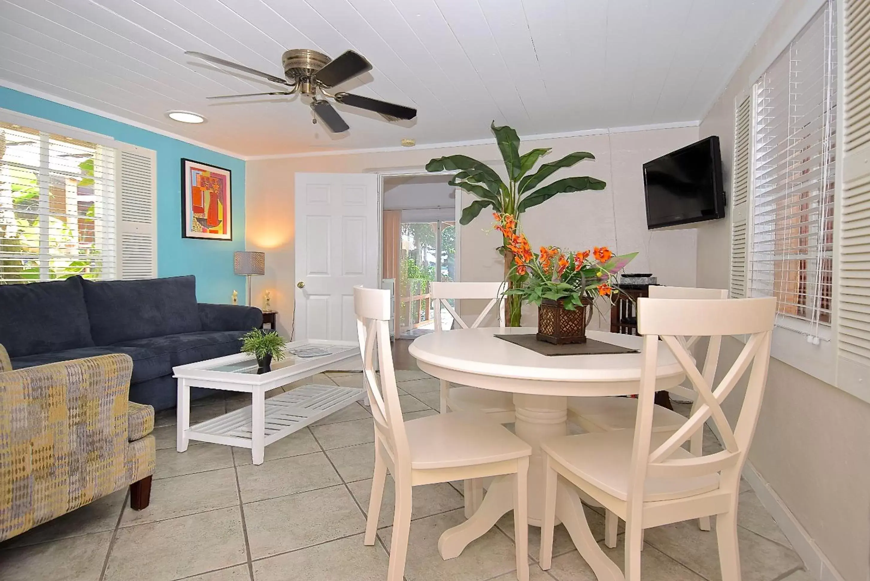 Living room, Dining Area in Turtle Beach Resort