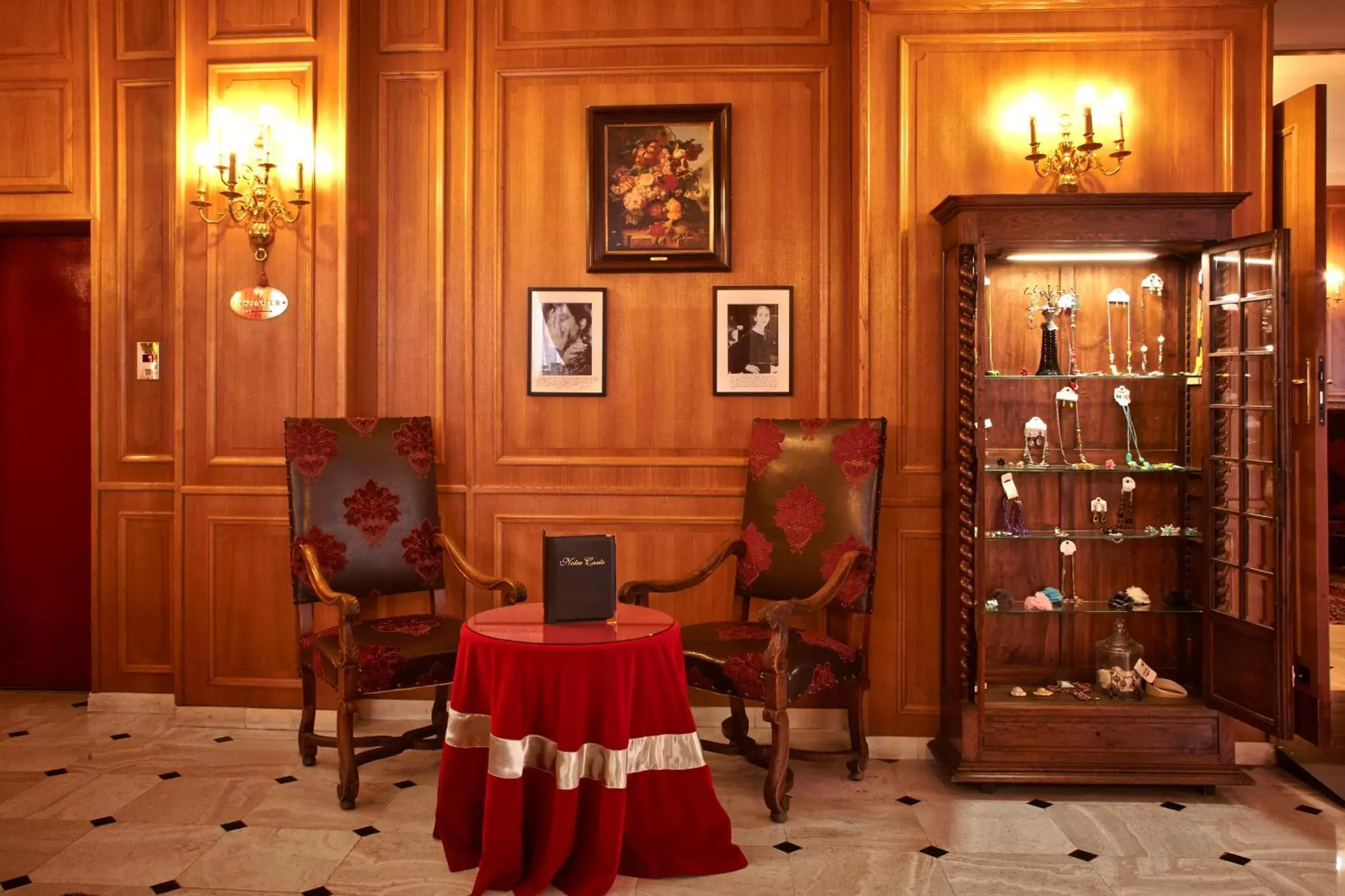 Lobby or reception in Grand Hôtel Dechampaigne