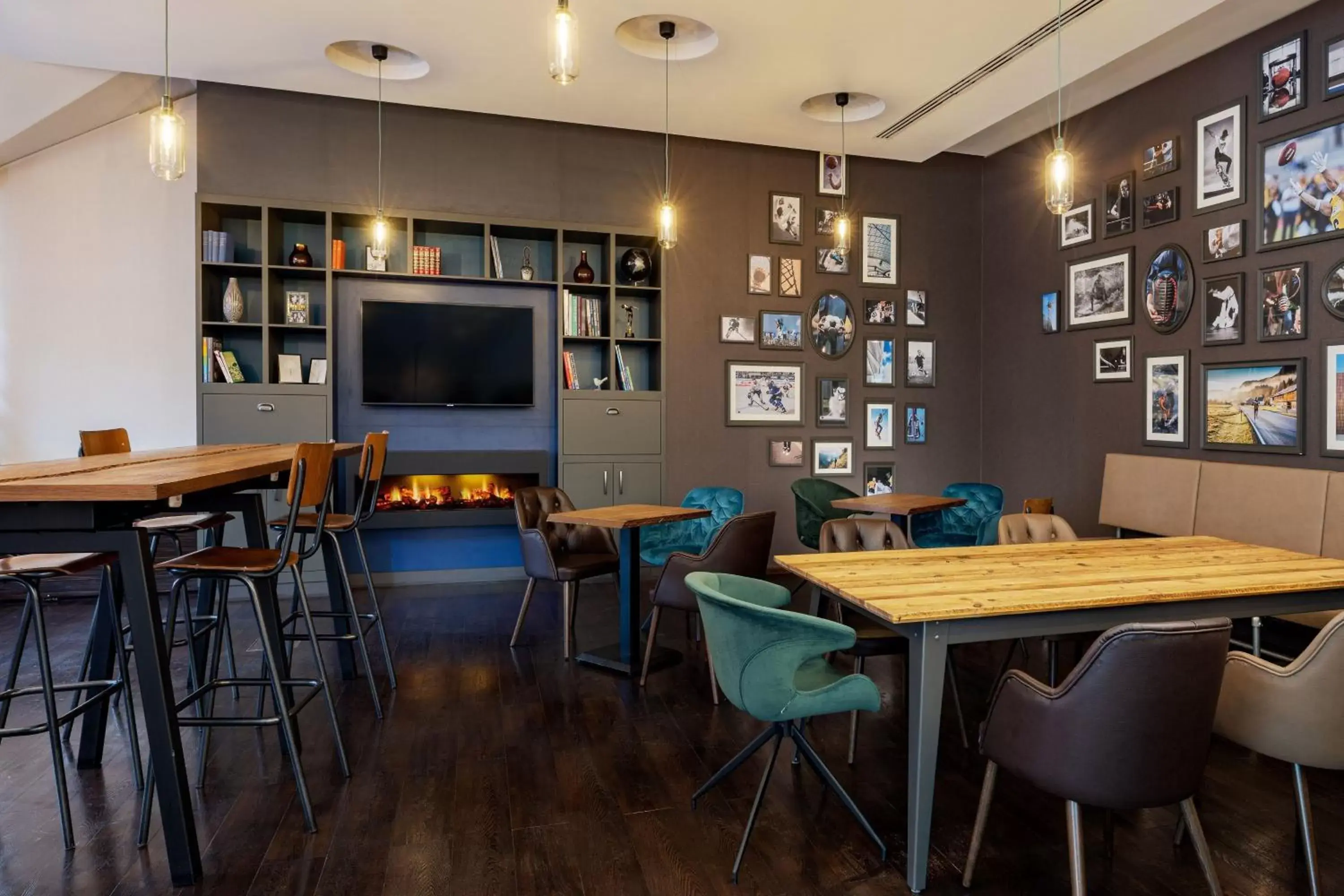 Restaurant/places to eat, Lounge/Bar in Four Points by Sheraton Munich Arabellapark