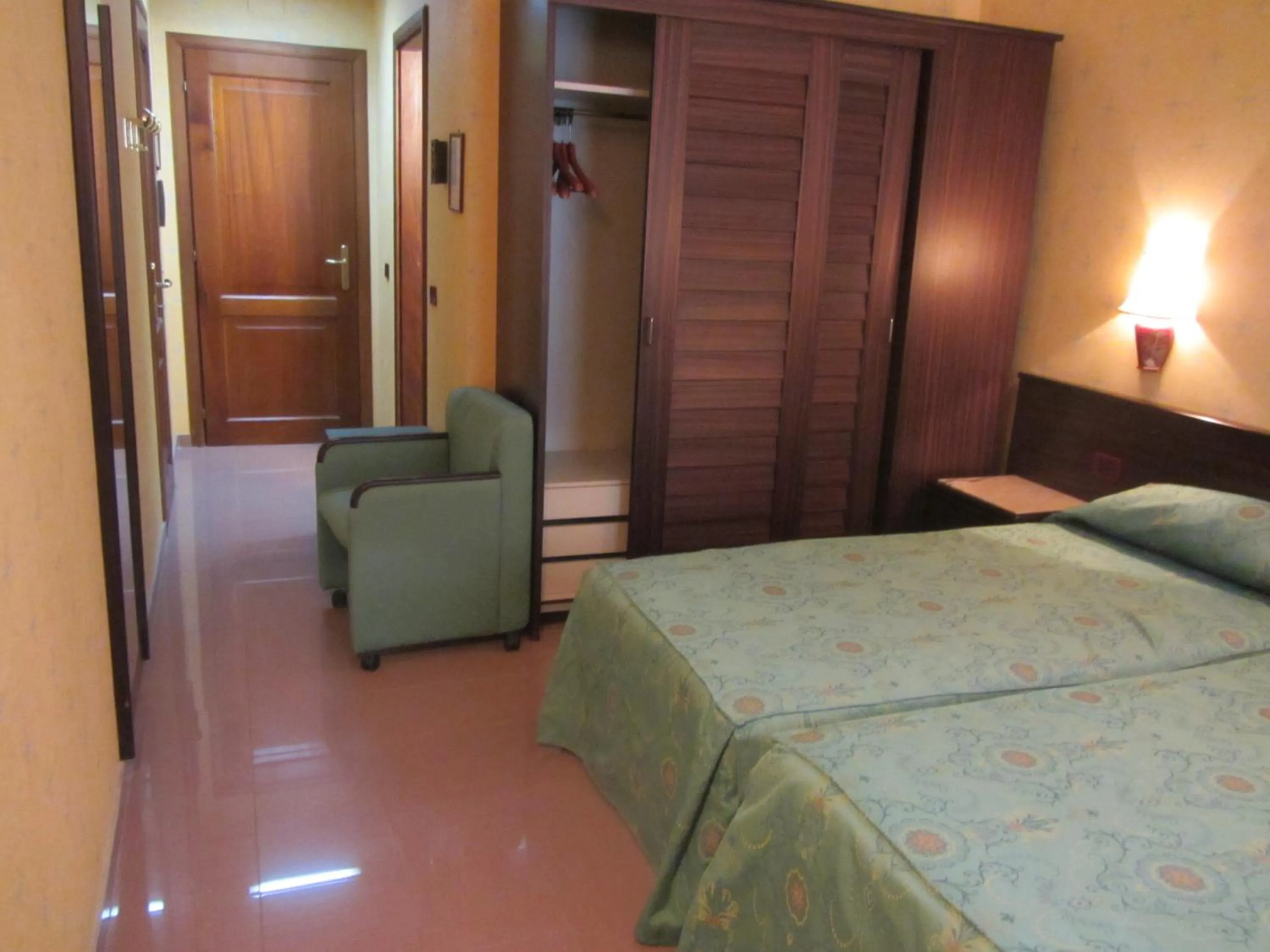 Photo of the whole room, Bed in Hotel Leonardo Da Vinci