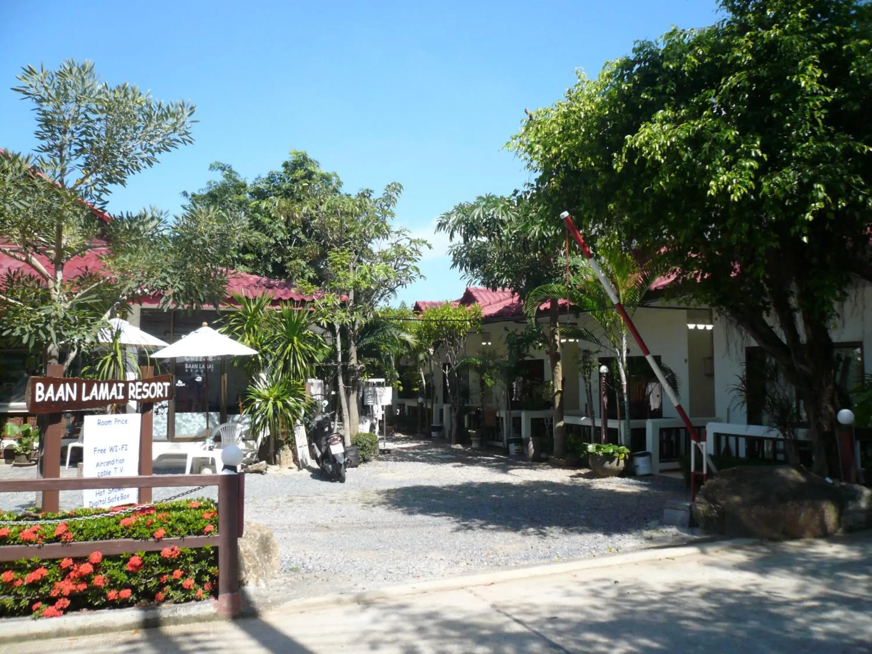 Property building in Baan Lamai Resort