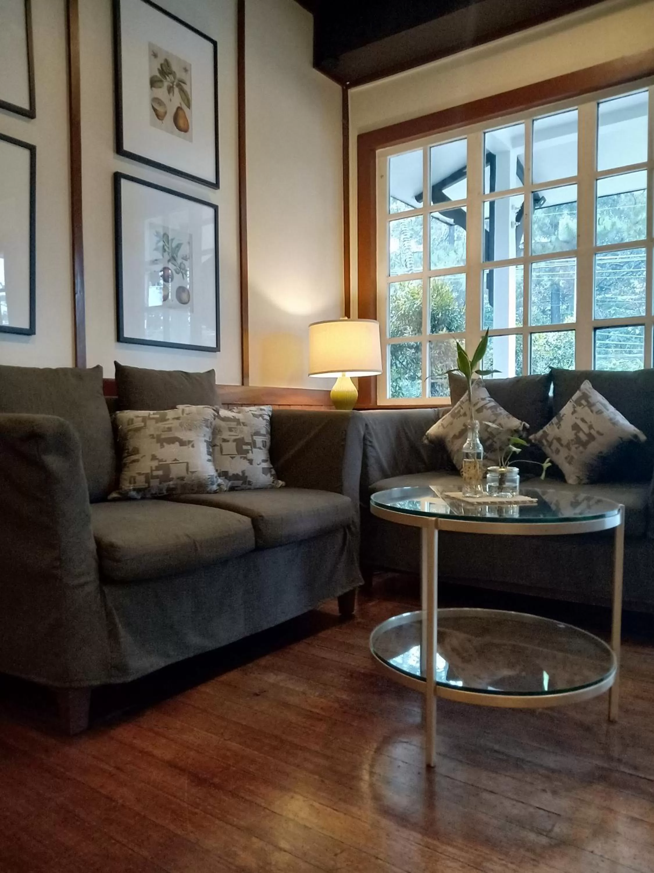 Living room in Casa Vallejo Hotel Baguio
