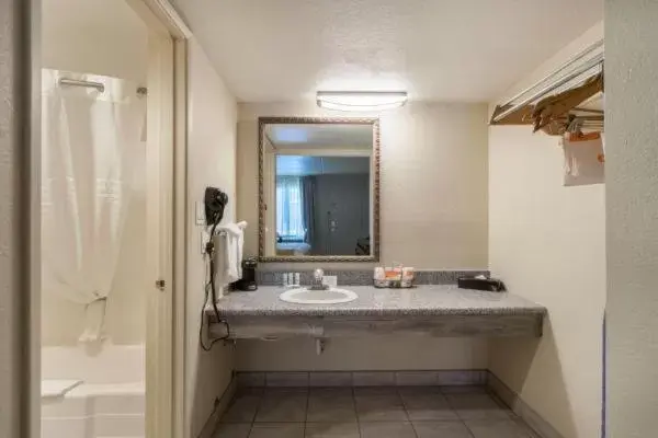 Bathroom in Studio 6 Suites - Willcox, AZ