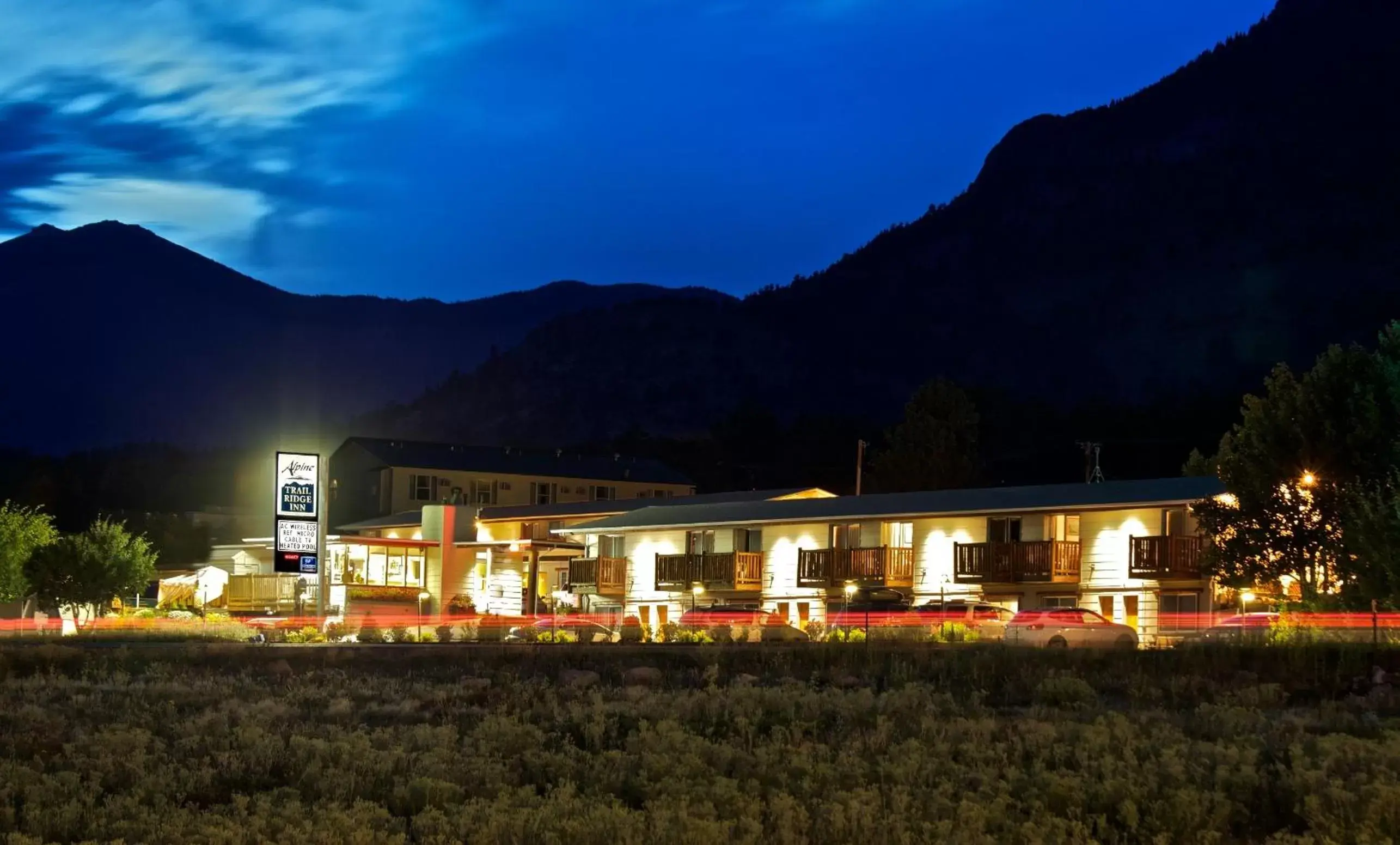 Facade/entrance, Property Building in Alpine Trail Ridge Inn