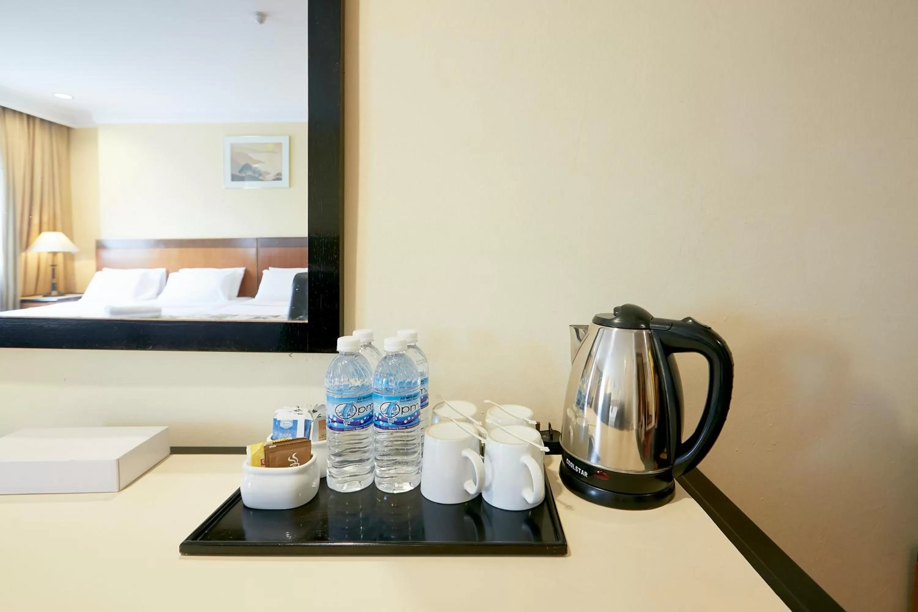 Coffee/tea facilities in Grand Pacific Hotel PWTC