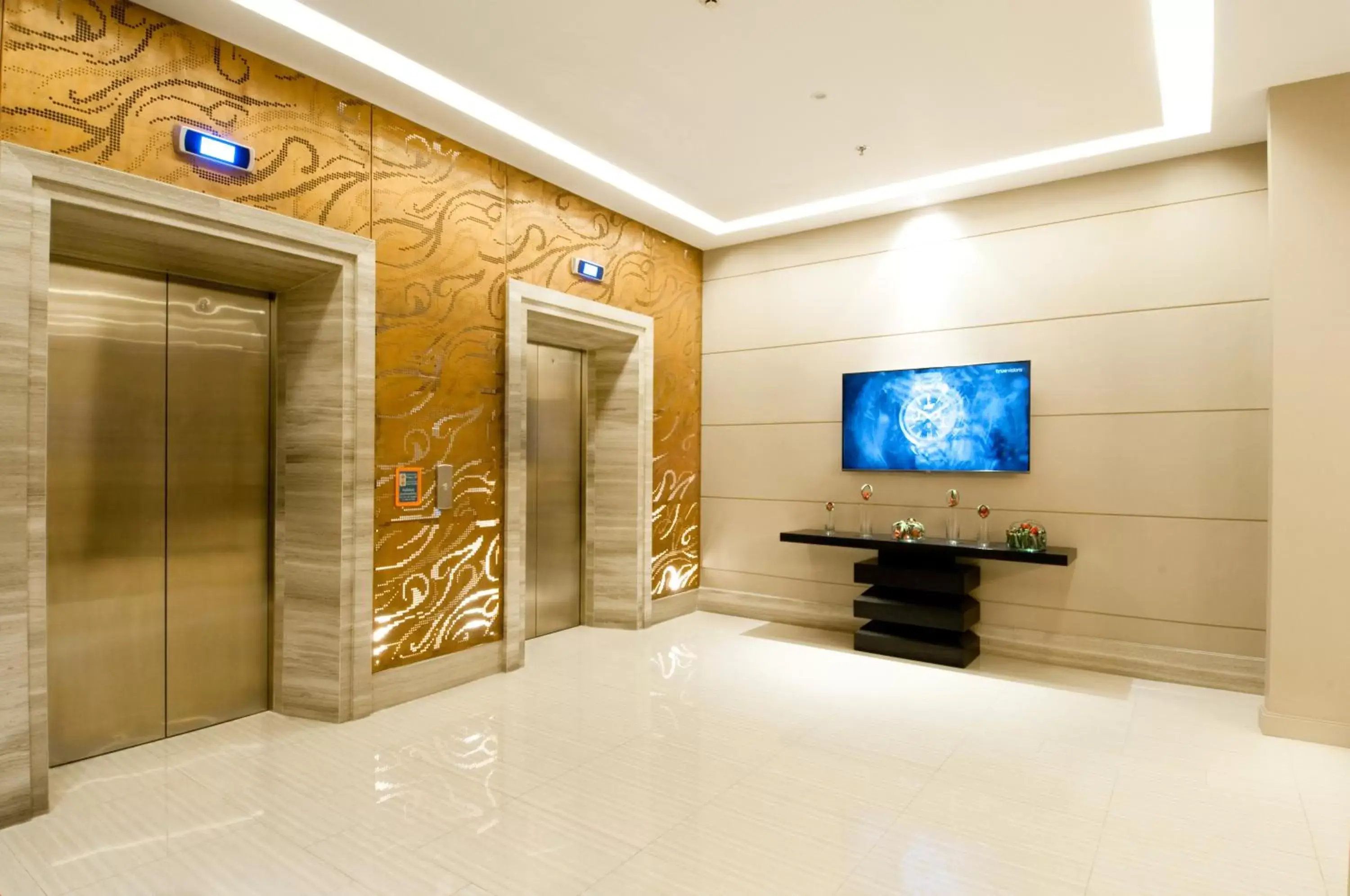 Lobby or reception, TV/Entertainment Center in Civic Horizon Hotel & Residence