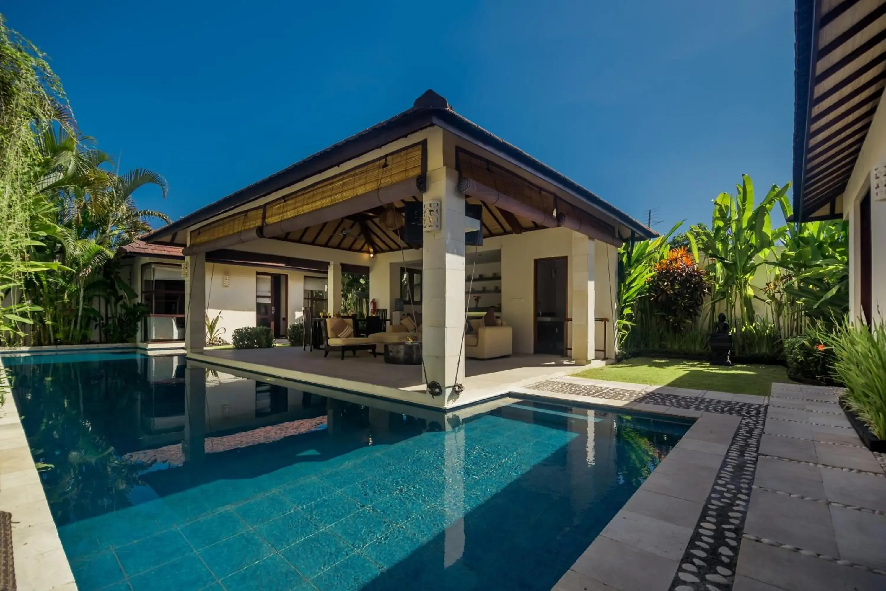 Property building, Swimming Pool in Arama Riverside Villas