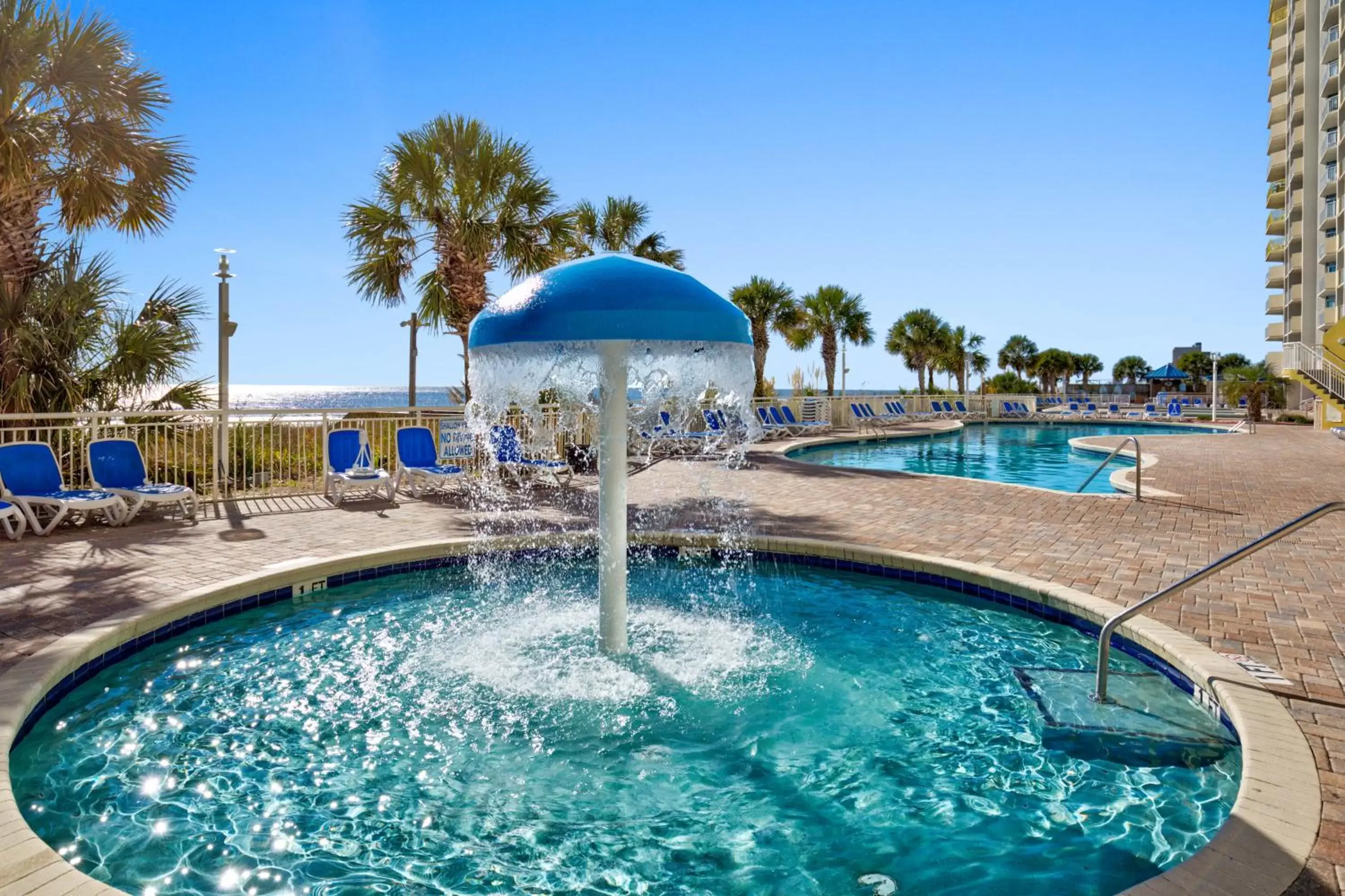 Swimming Pool in Bay Watch 0536