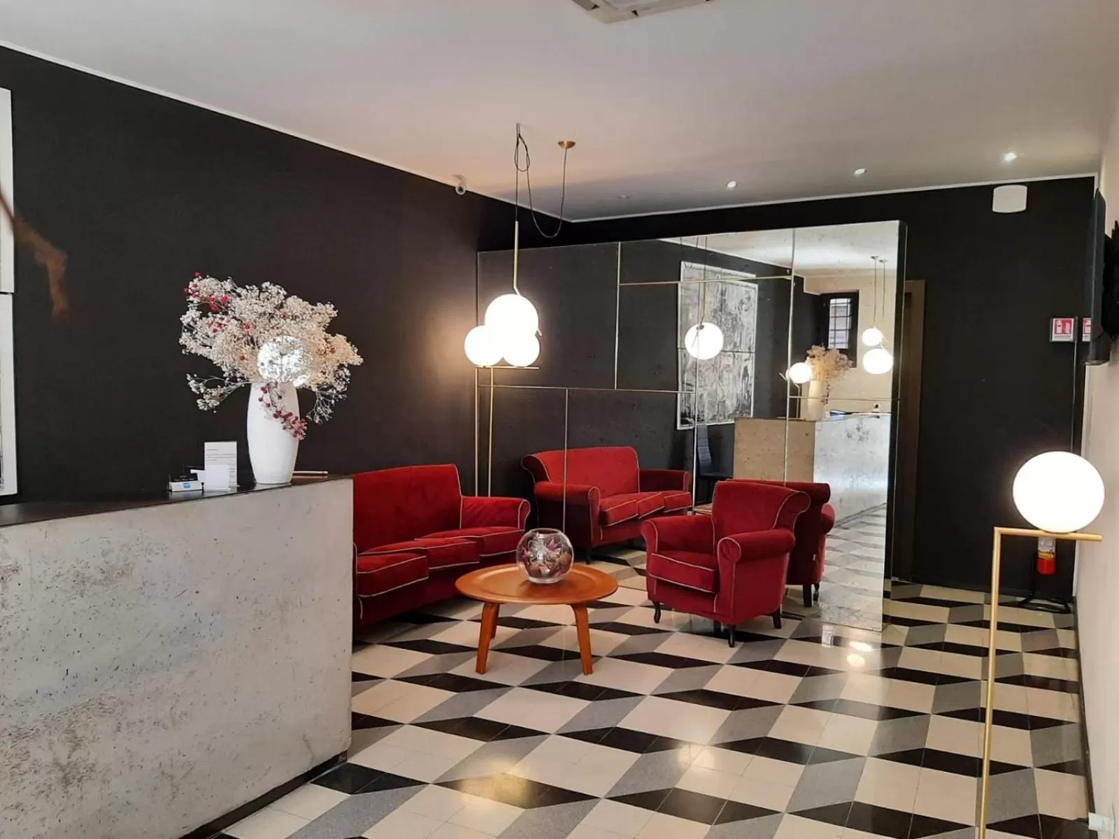 Lobby or reception in Navona Theatre Hotel