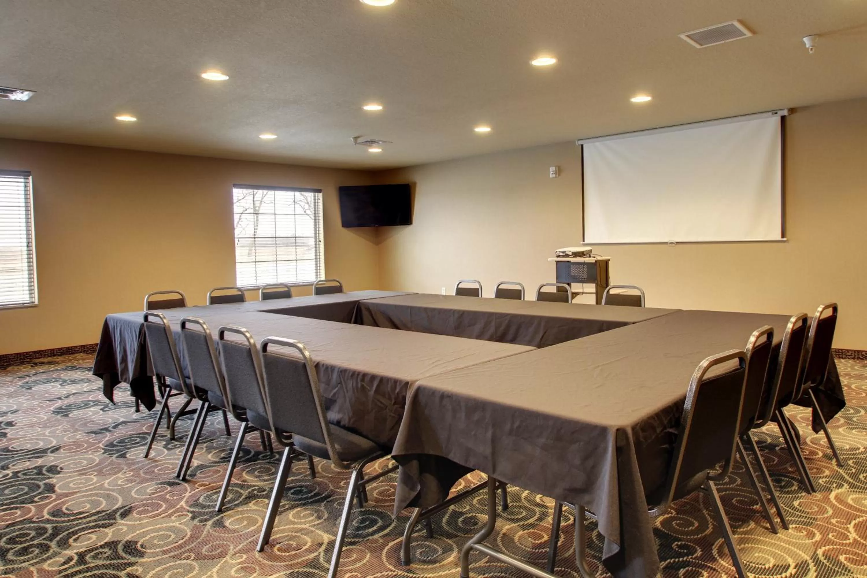 Business facilities in Cobblestone Hotel & Suites - Waynesboro