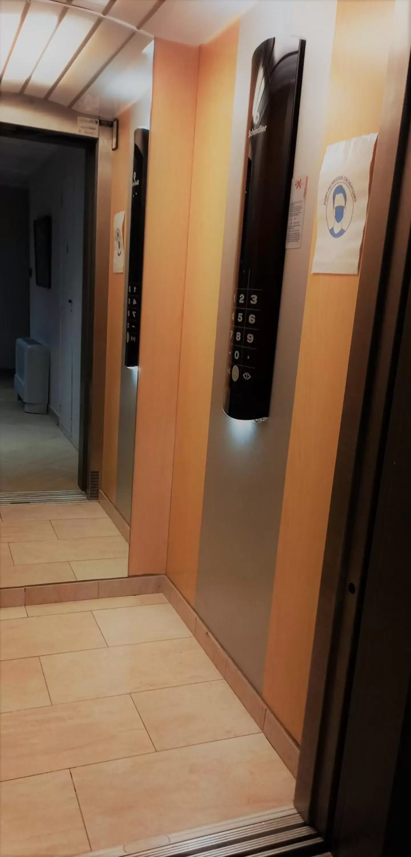 elevator in Hotel Poretta