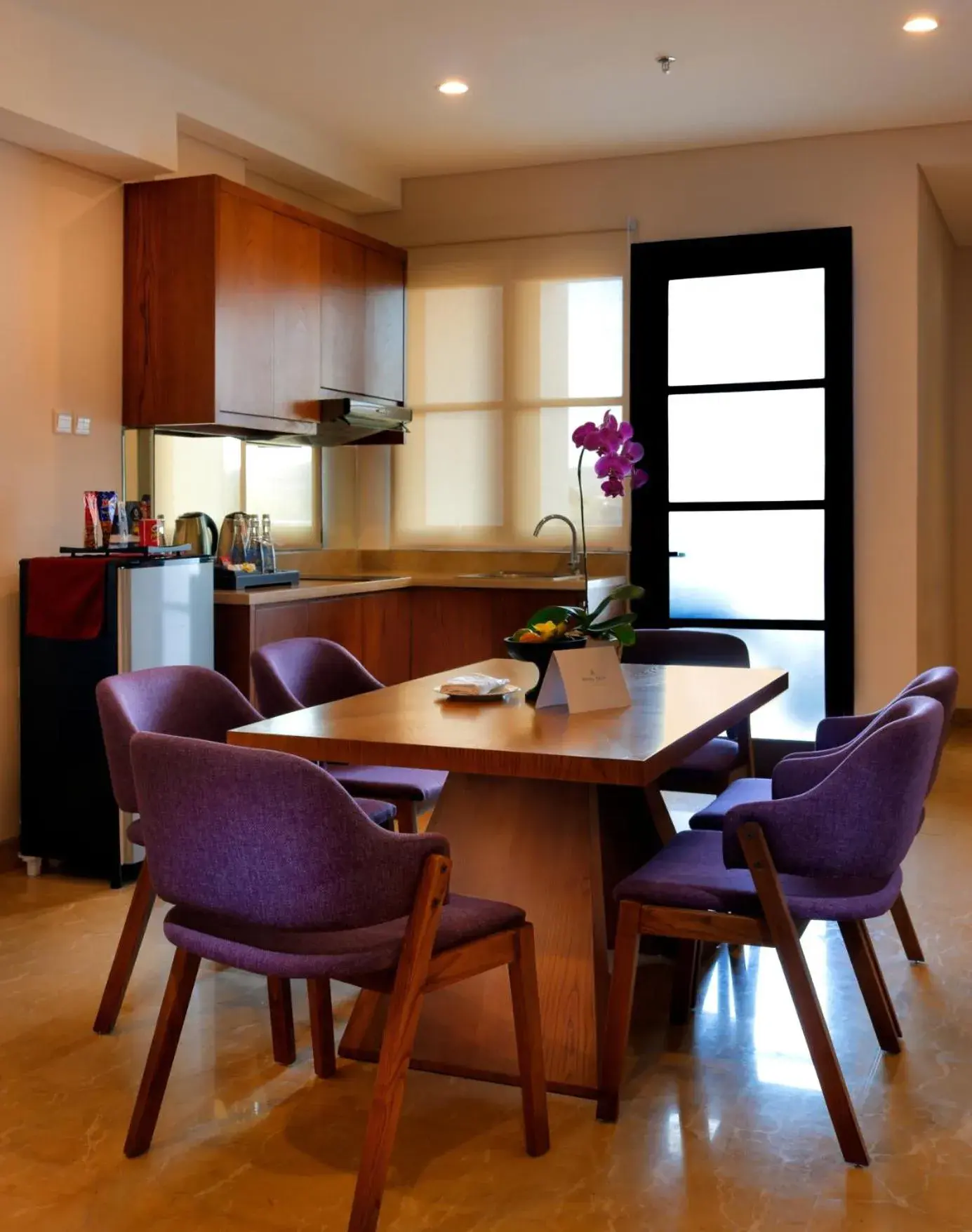 Kitchen or kitchenette, Dining Area in Royal Tulip Springhill Resort Jimbaran