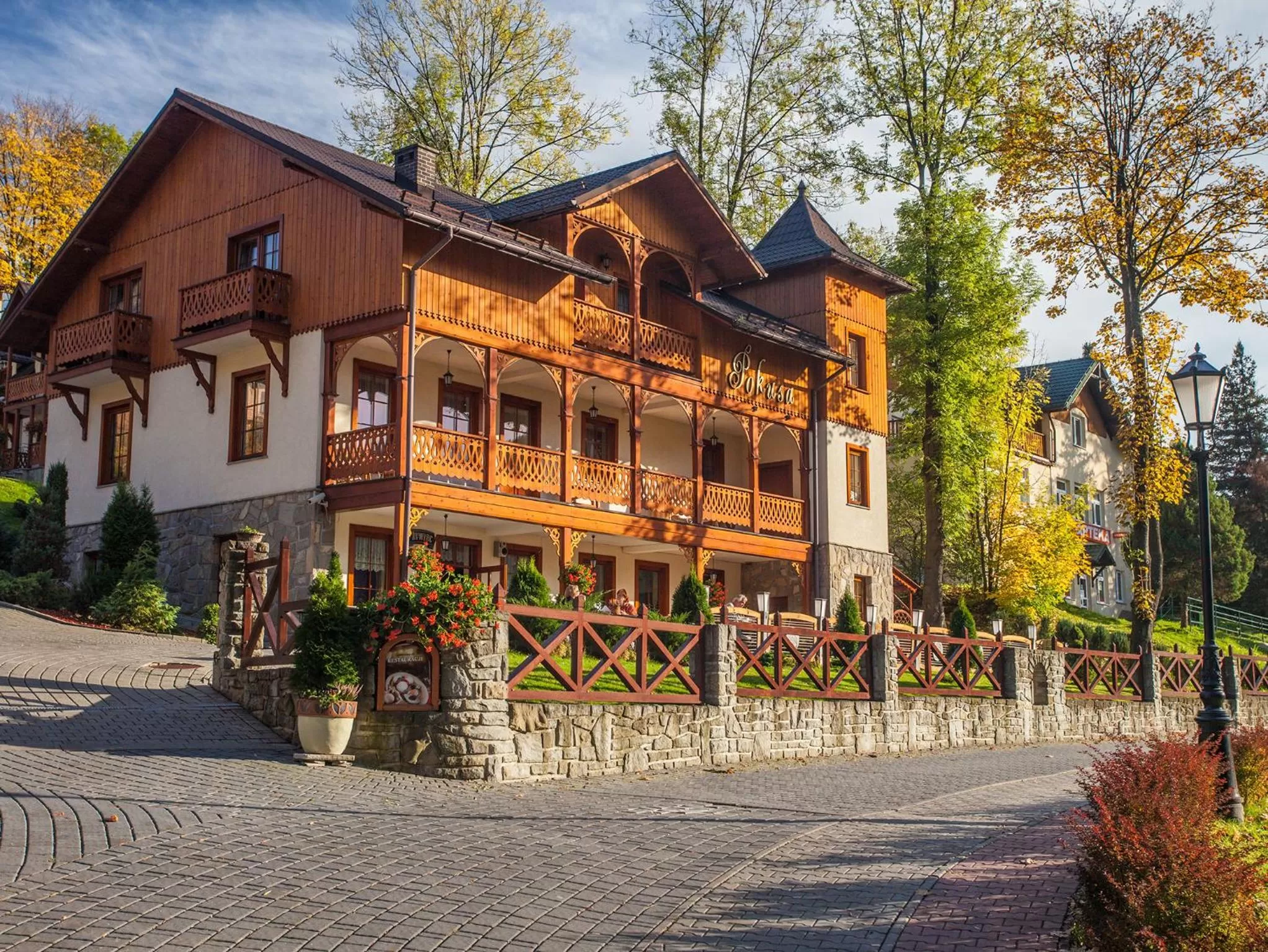 Facade/entrance in Willa Pokusa