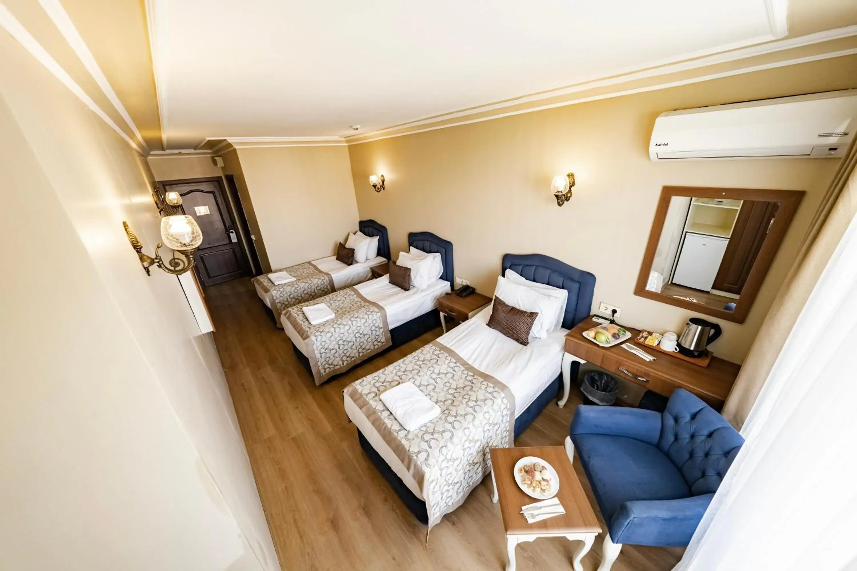 Photo of the whole room, Bed in Grand Hamit Hotel Photo of the whole room, Bed in Grand Hamit Hotel