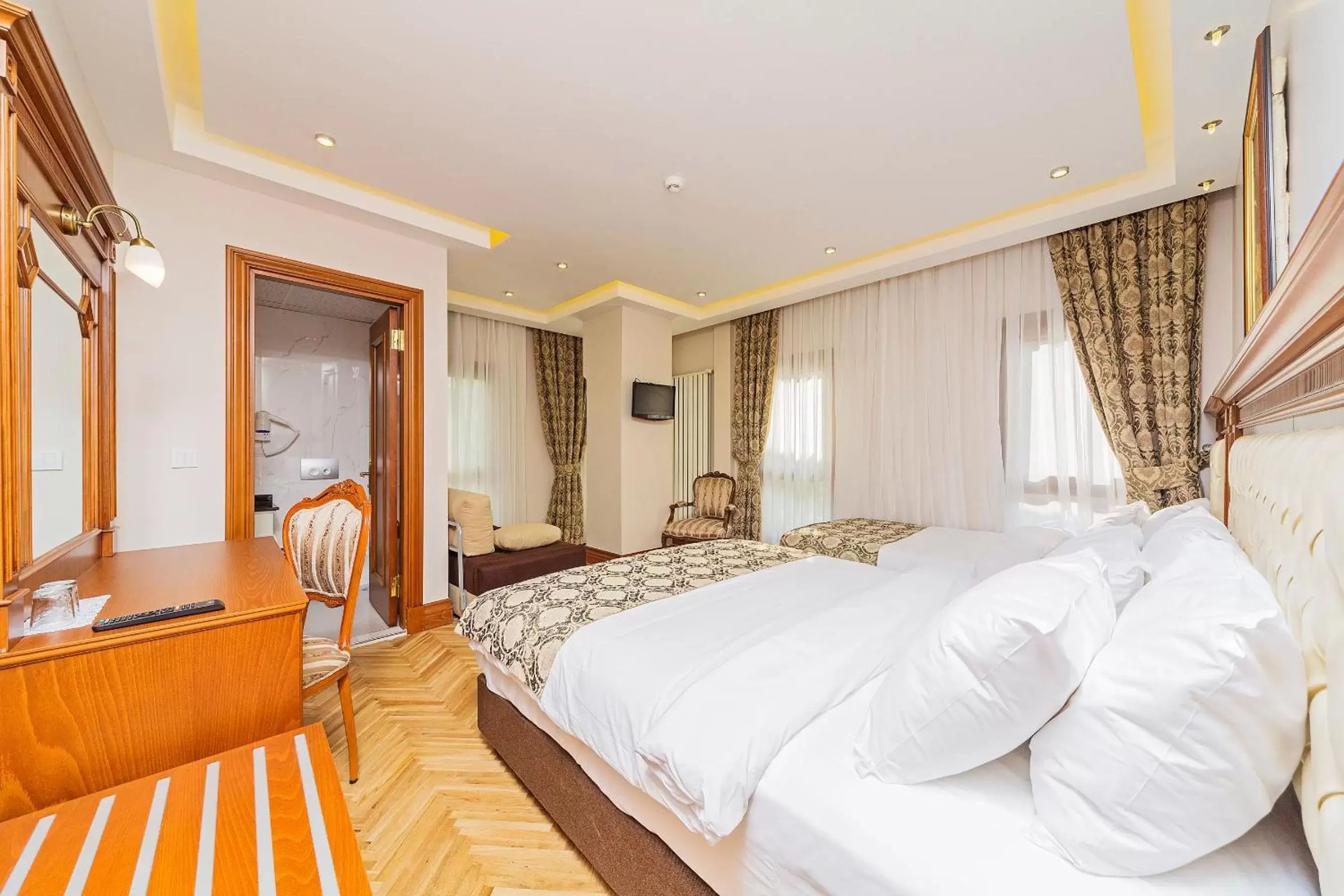 Photo of the whole room, Bed in Hotel Spectra Sultanahmet