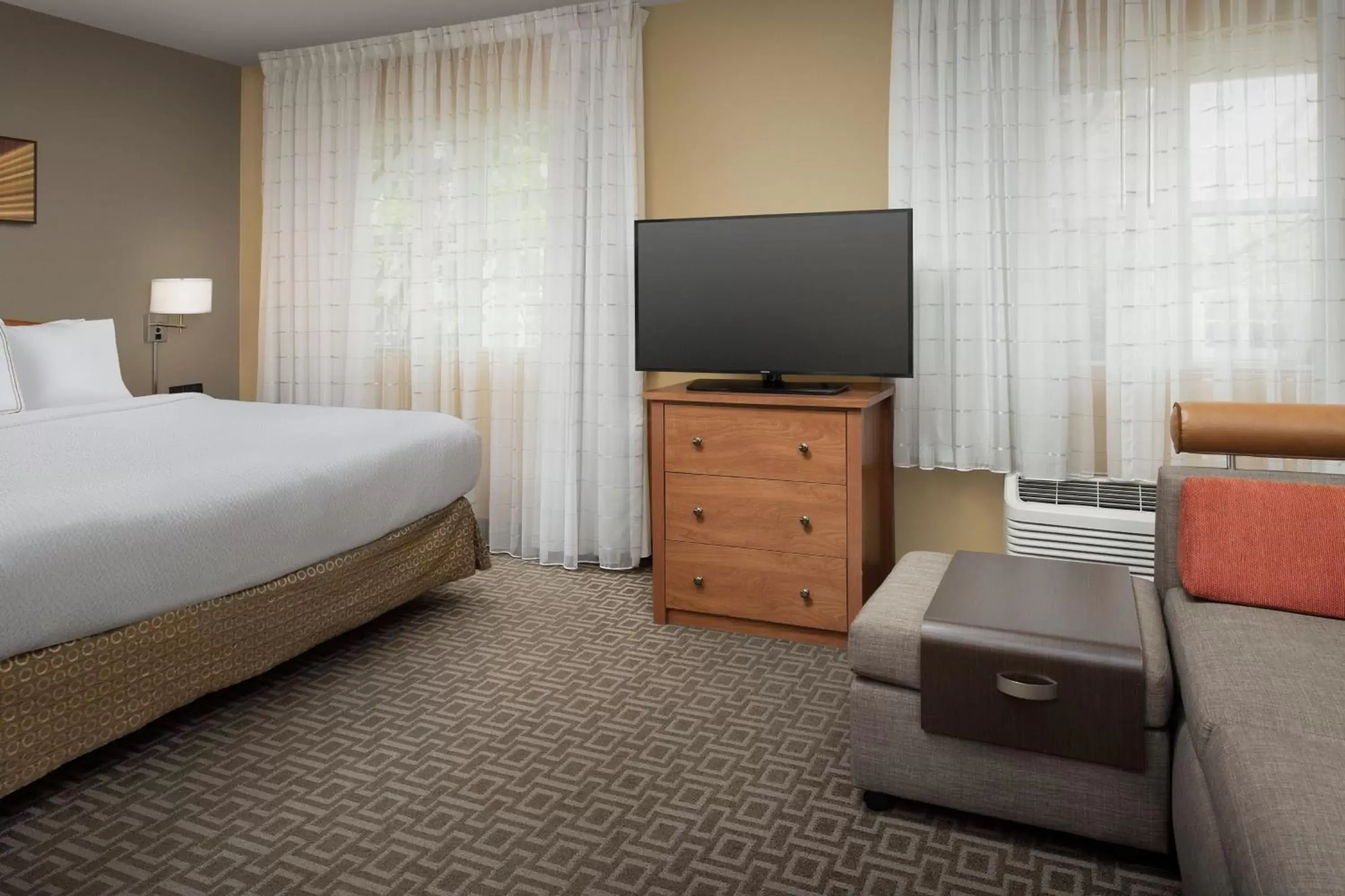 Photo of the whole room, TV/Entertainment Center in TownePlace Suites by Marriott Portland Hillsboro