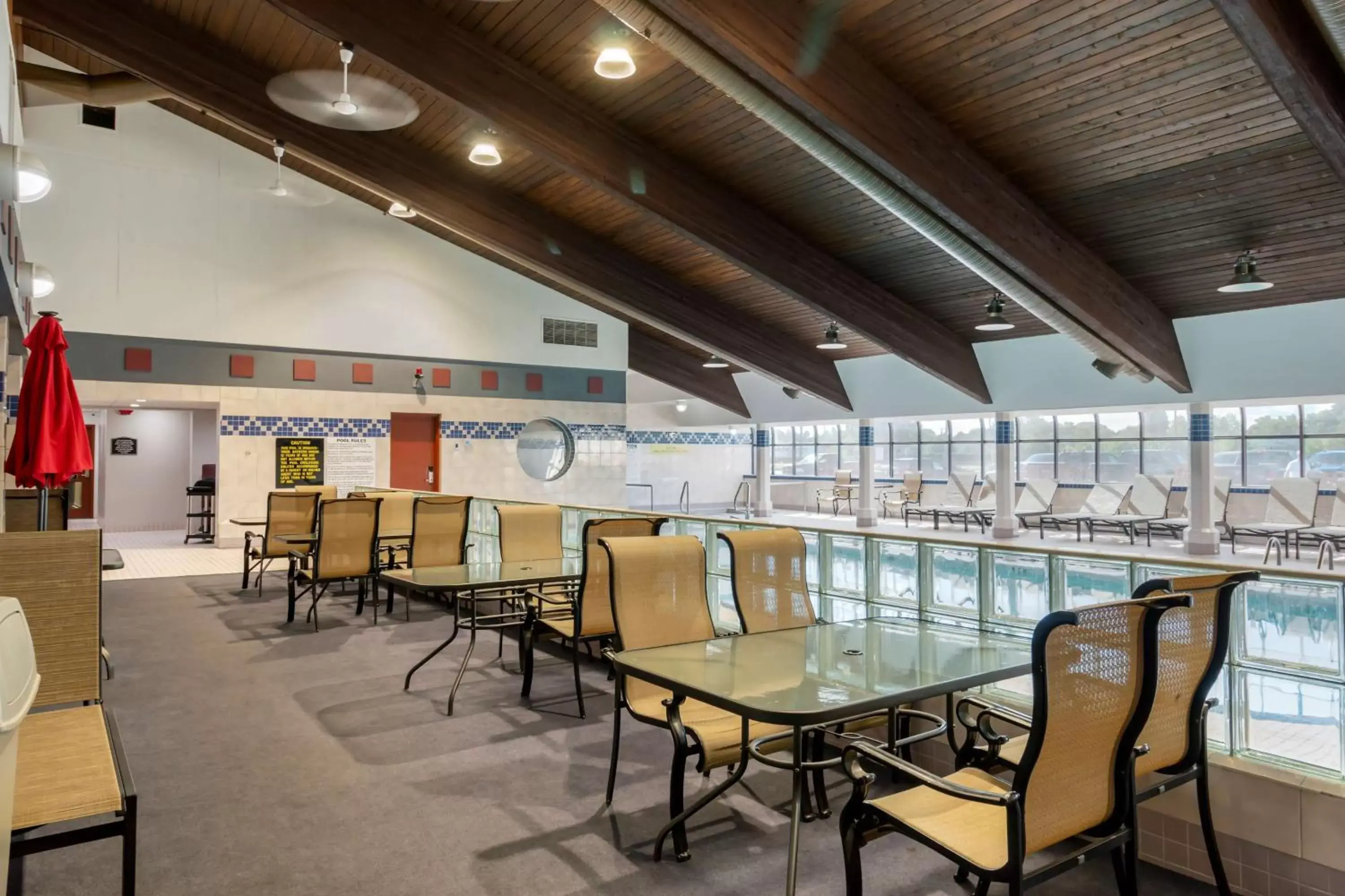 Pool view, Restaurant/Places to Eat in Best Western Plus Dryden Hotel and Conference Centre