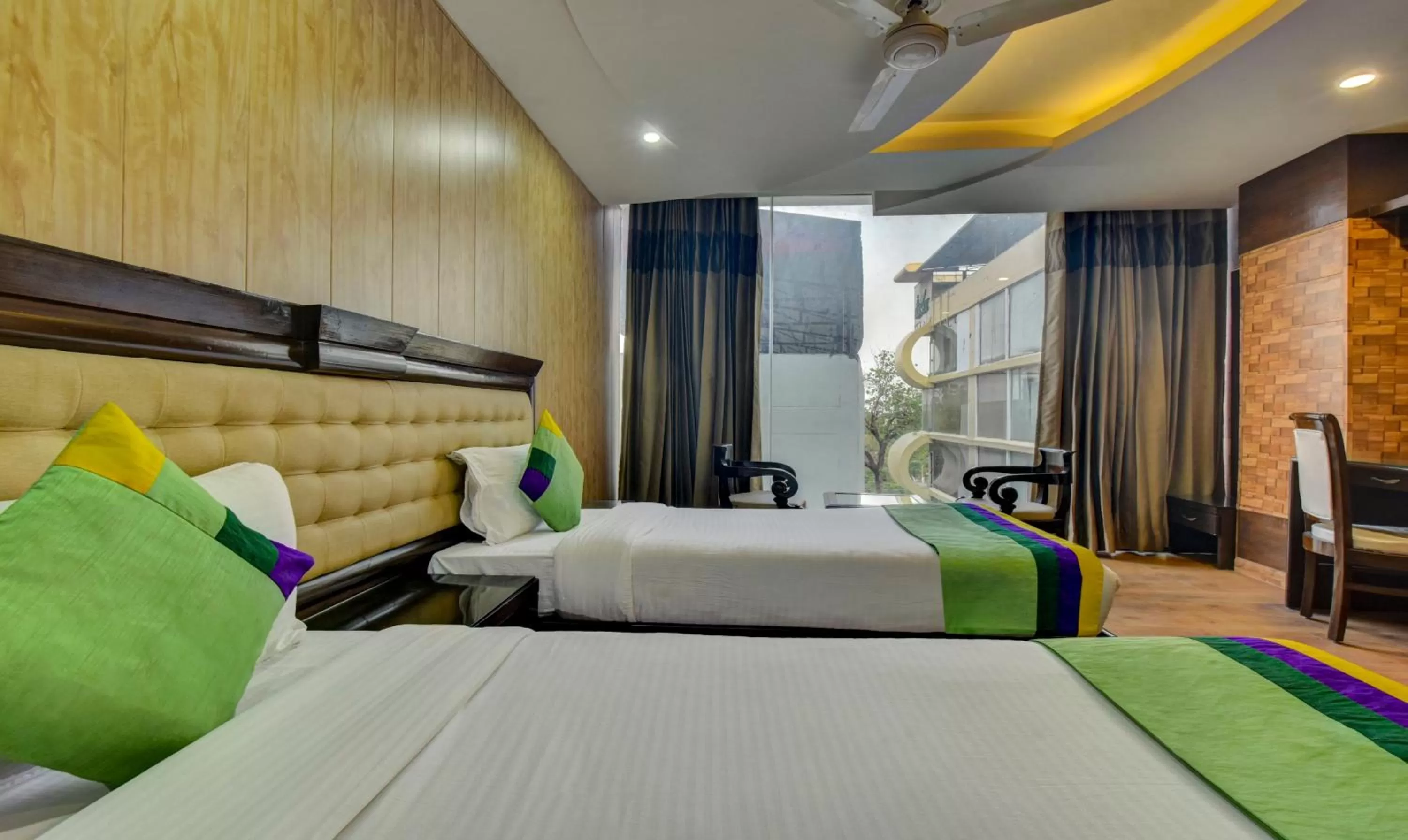 Bedroom, Bed in Treebo Elysee, Patel Nagar