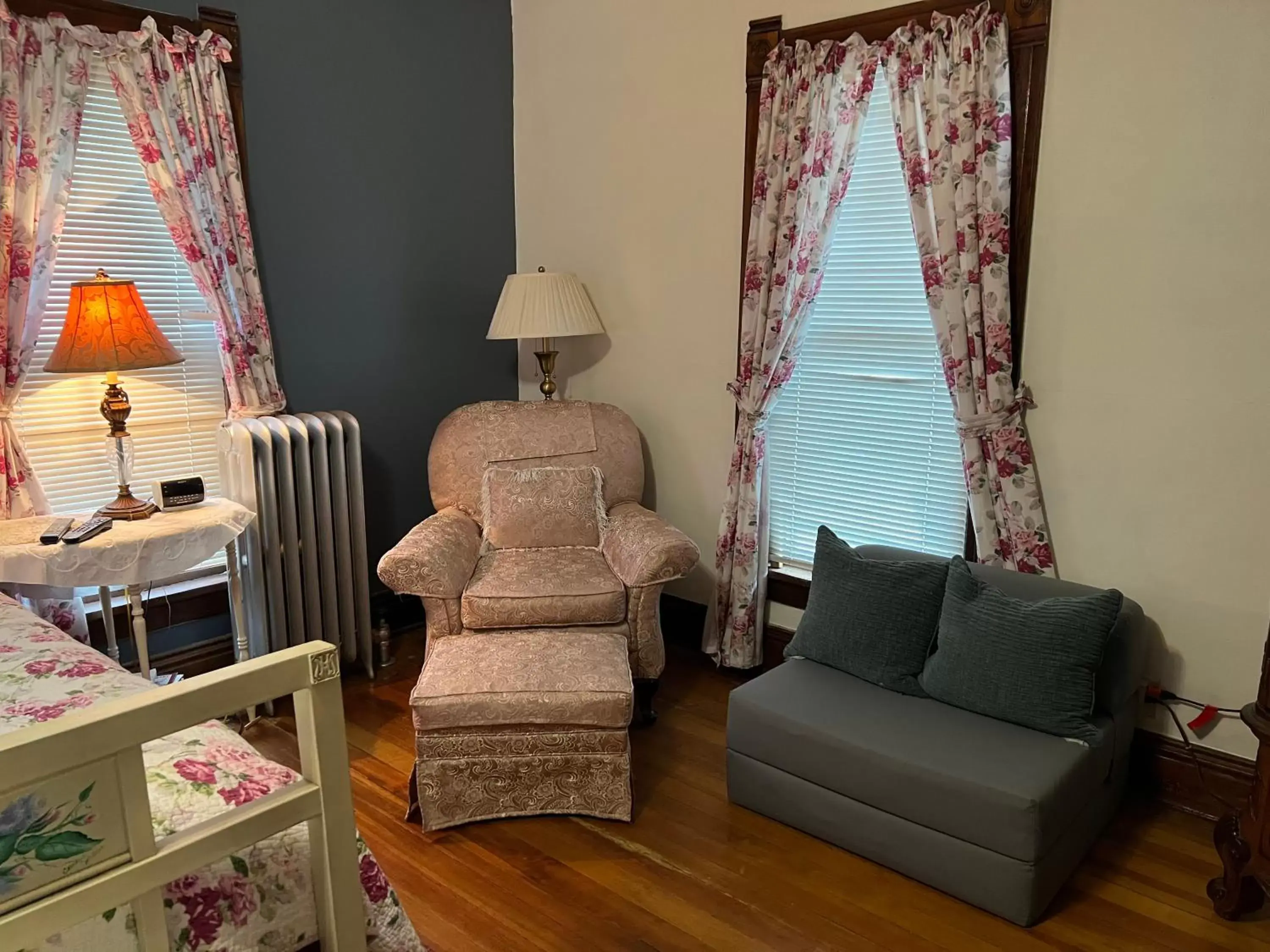 Seating Area in Bed and Breakfast Hearts Desire