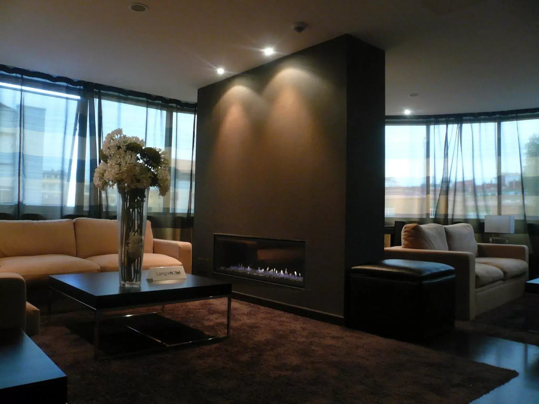 Communal lounge/ TV room, Seating Area in AZZ Asturias Langrehotel & Spa