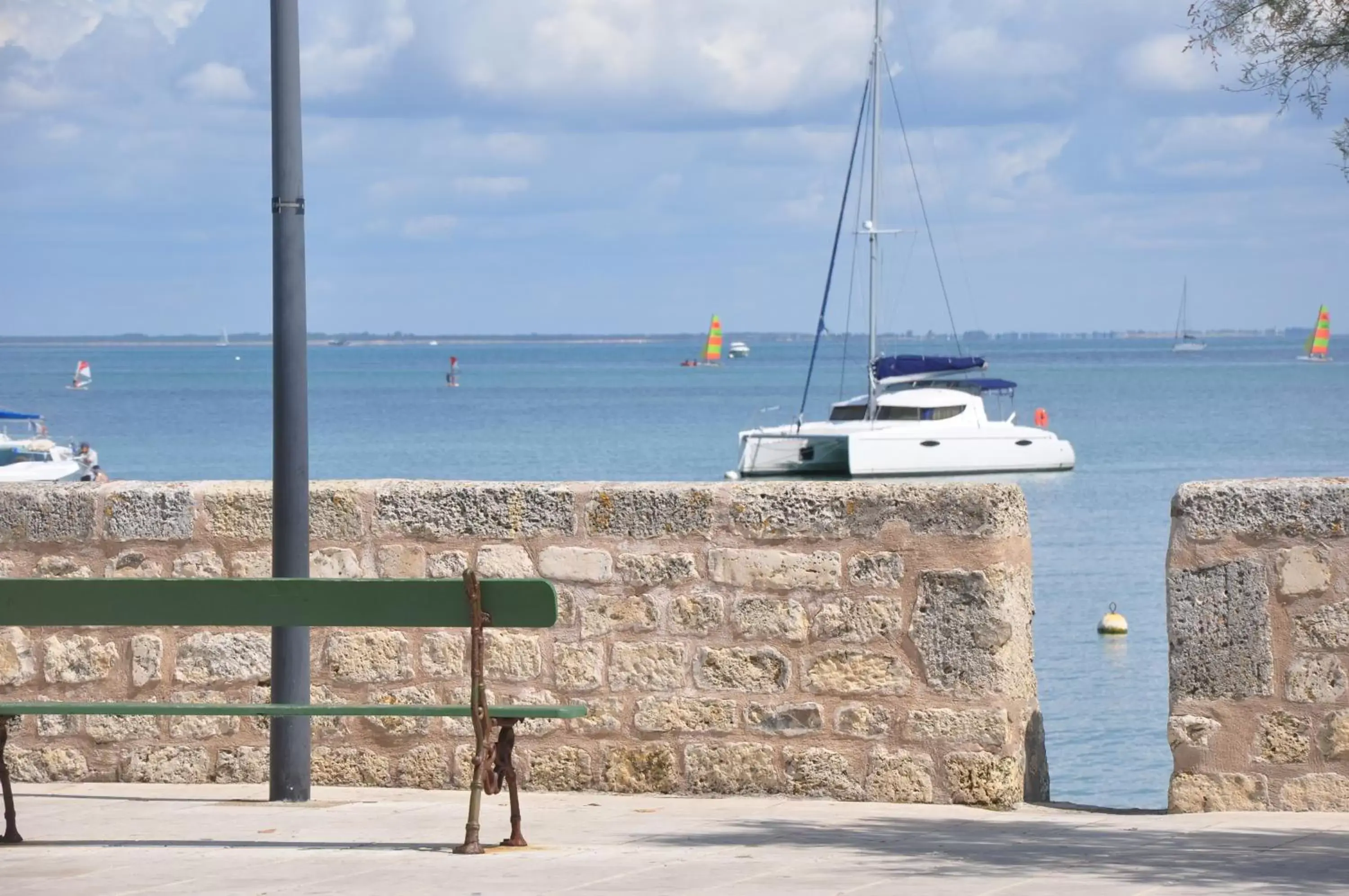 Sea view in Le Mole (Appartements et Chambres)