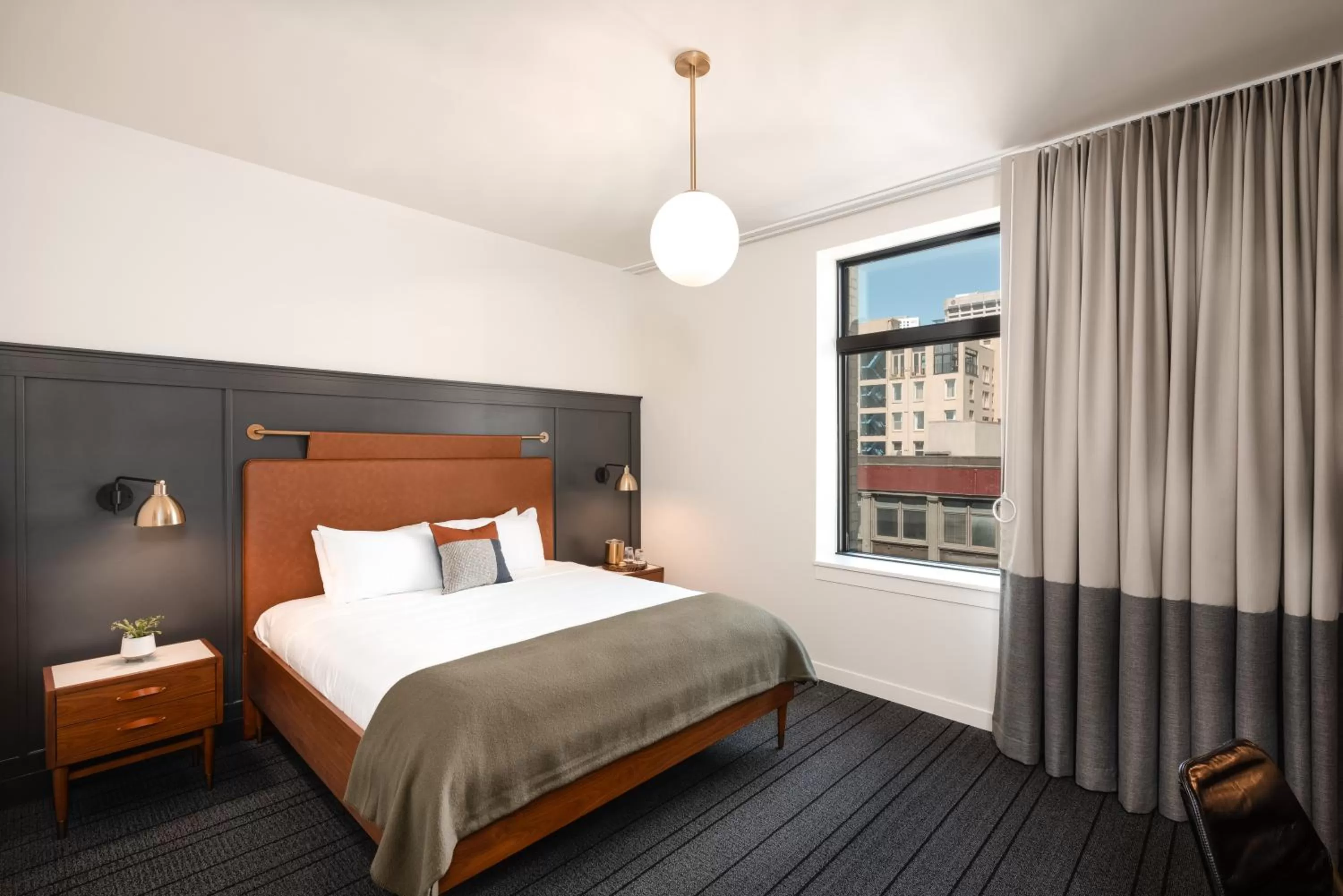 Neighbourhood, Bed in The State Hotel