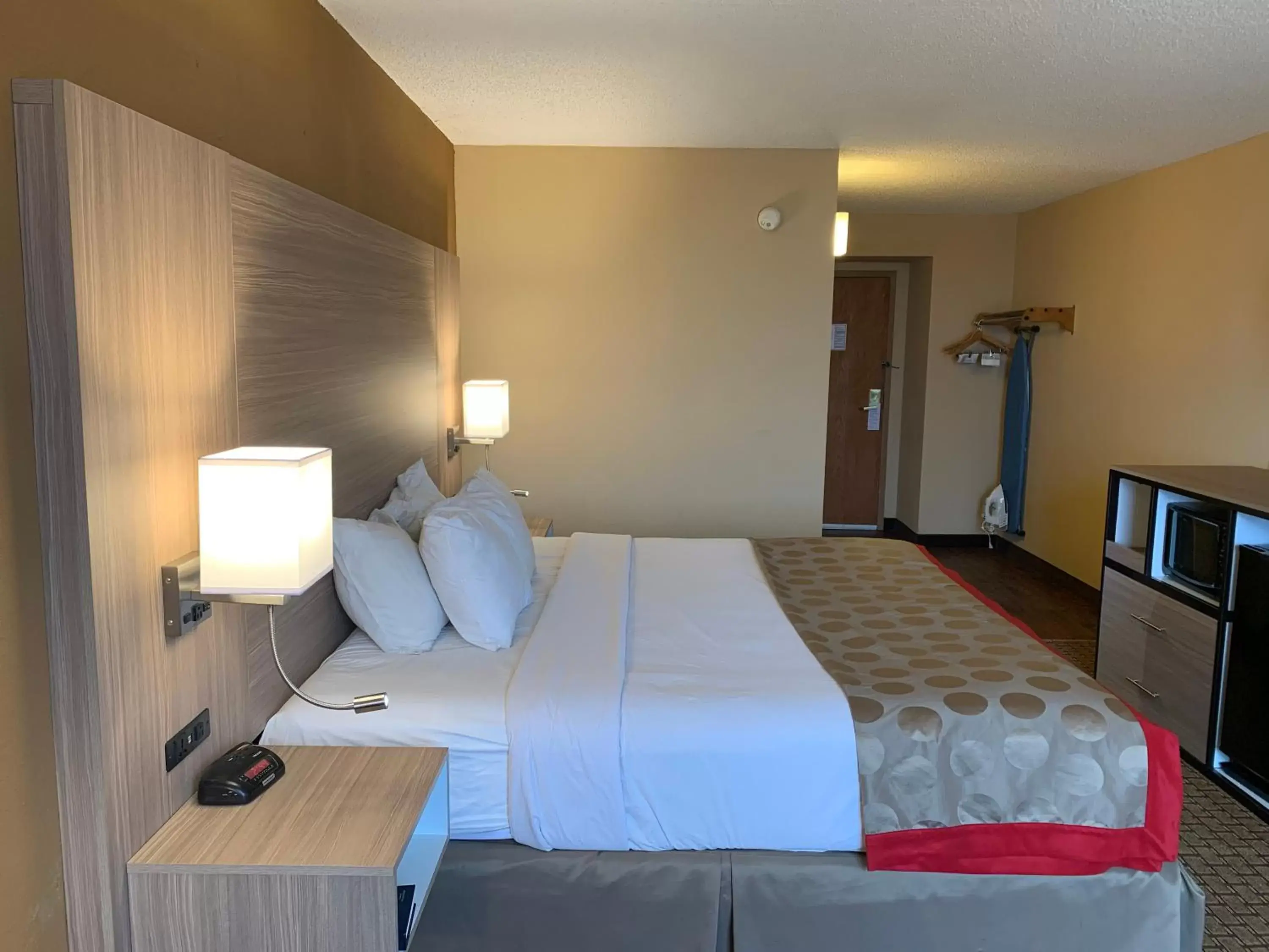 Bed in Ramada by Wyndham West Atlantic City