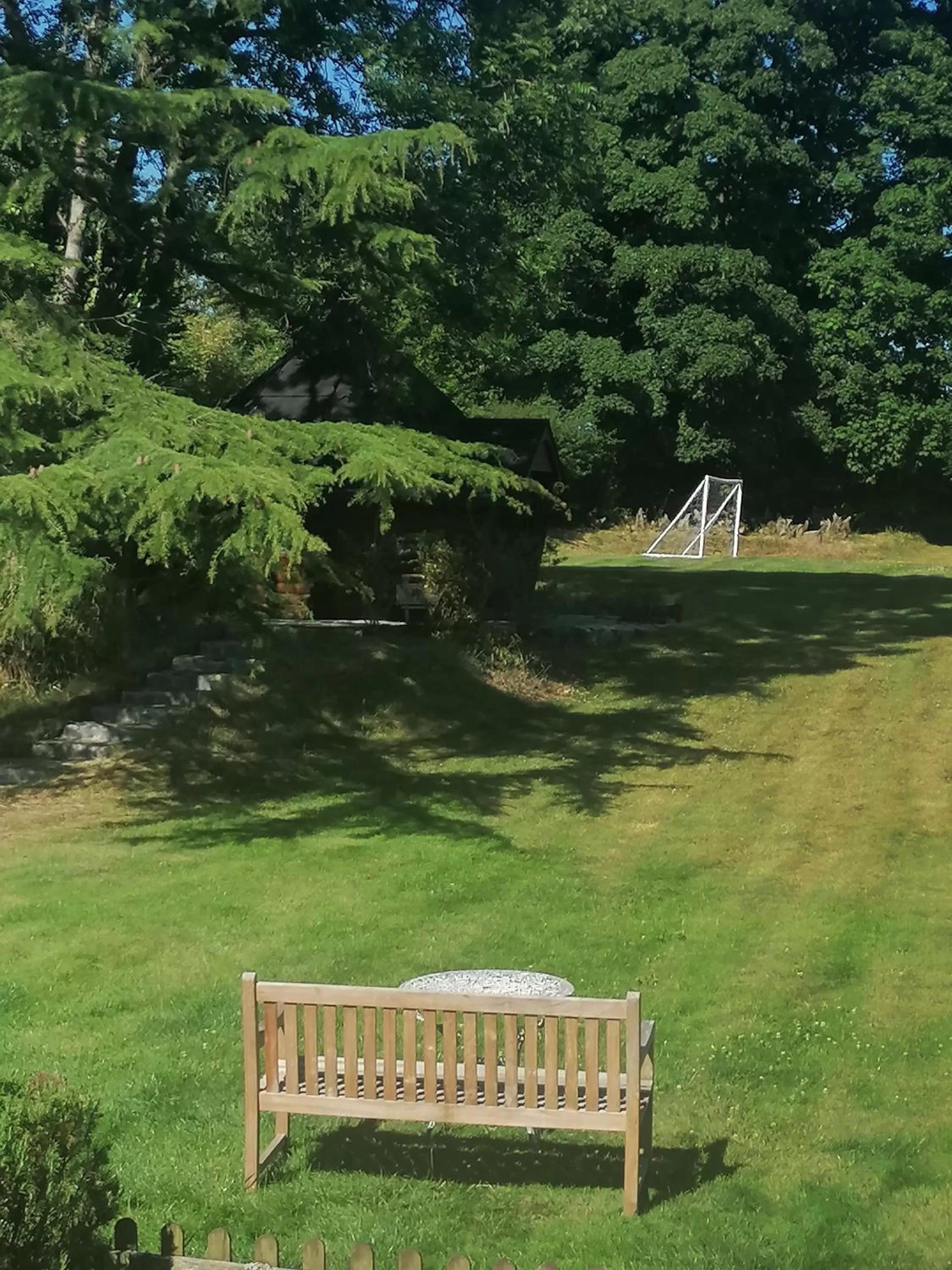 Garden in Lovaton Farmhouse