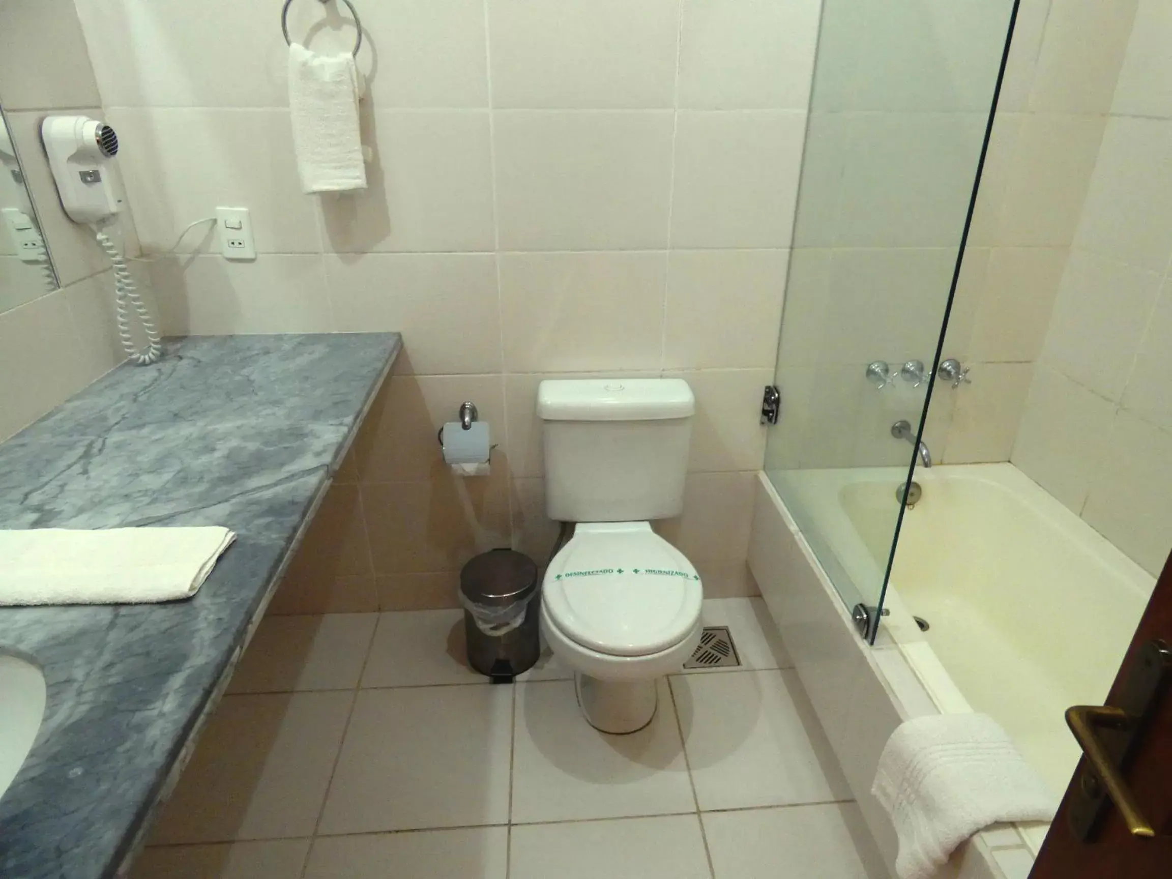 Bathroom in Hotel Villa Antigua