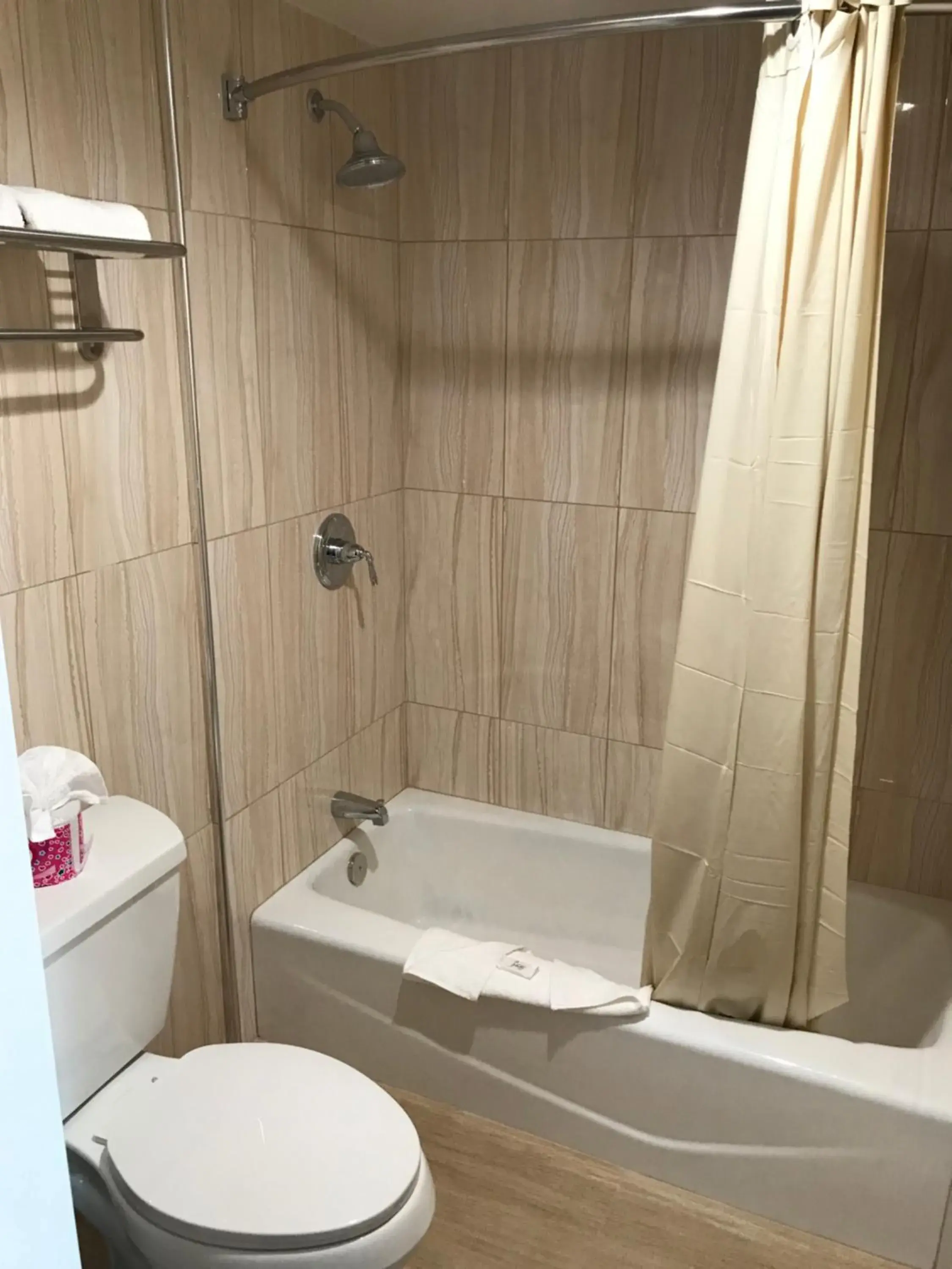 Bathroom in Driftwood Motel Bathroom in Driftwood Motel