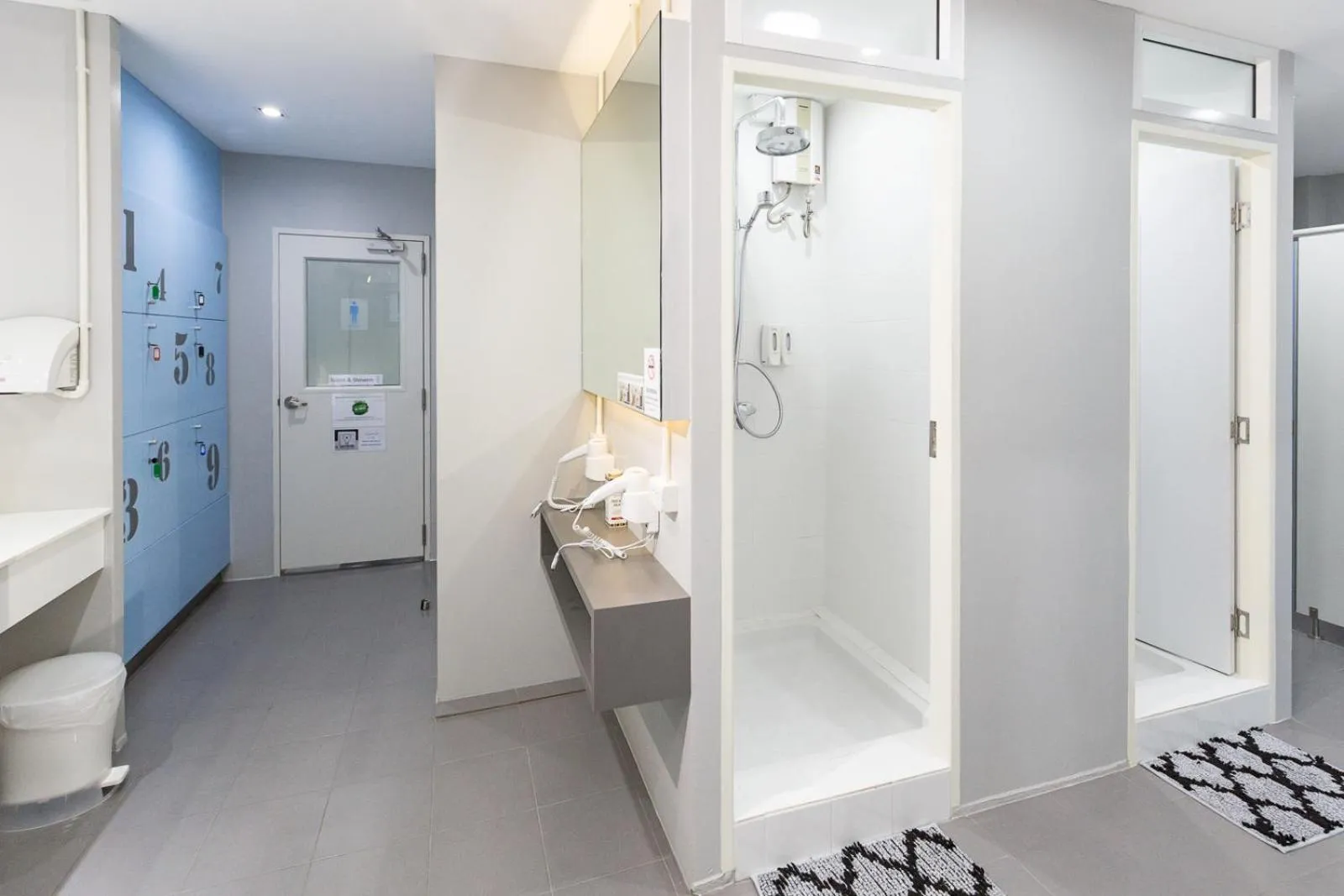 Shower in Siam Stadium Hostel